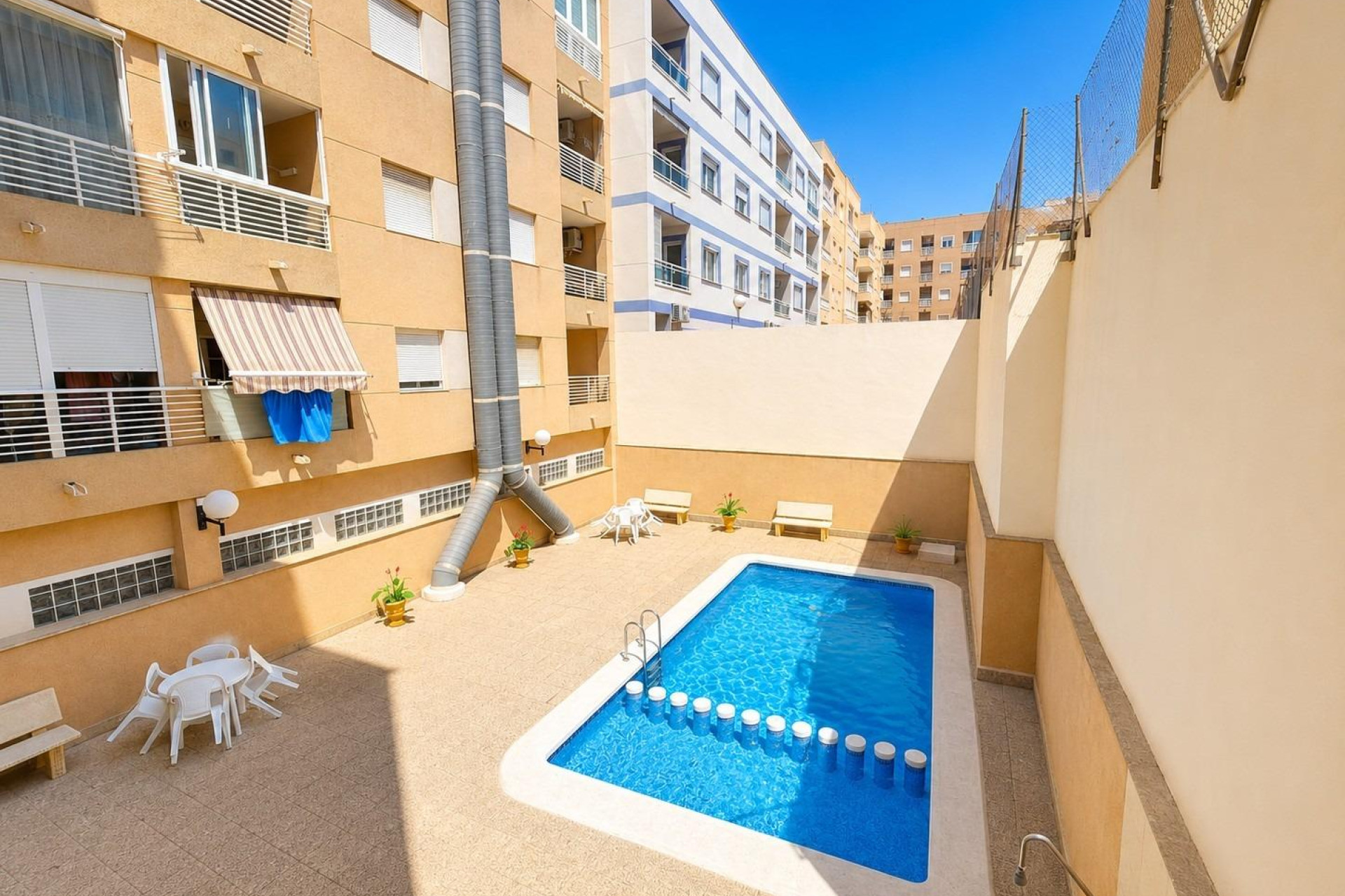Resale - Apartment / flat - Torrevieja - Estacion de autobuses