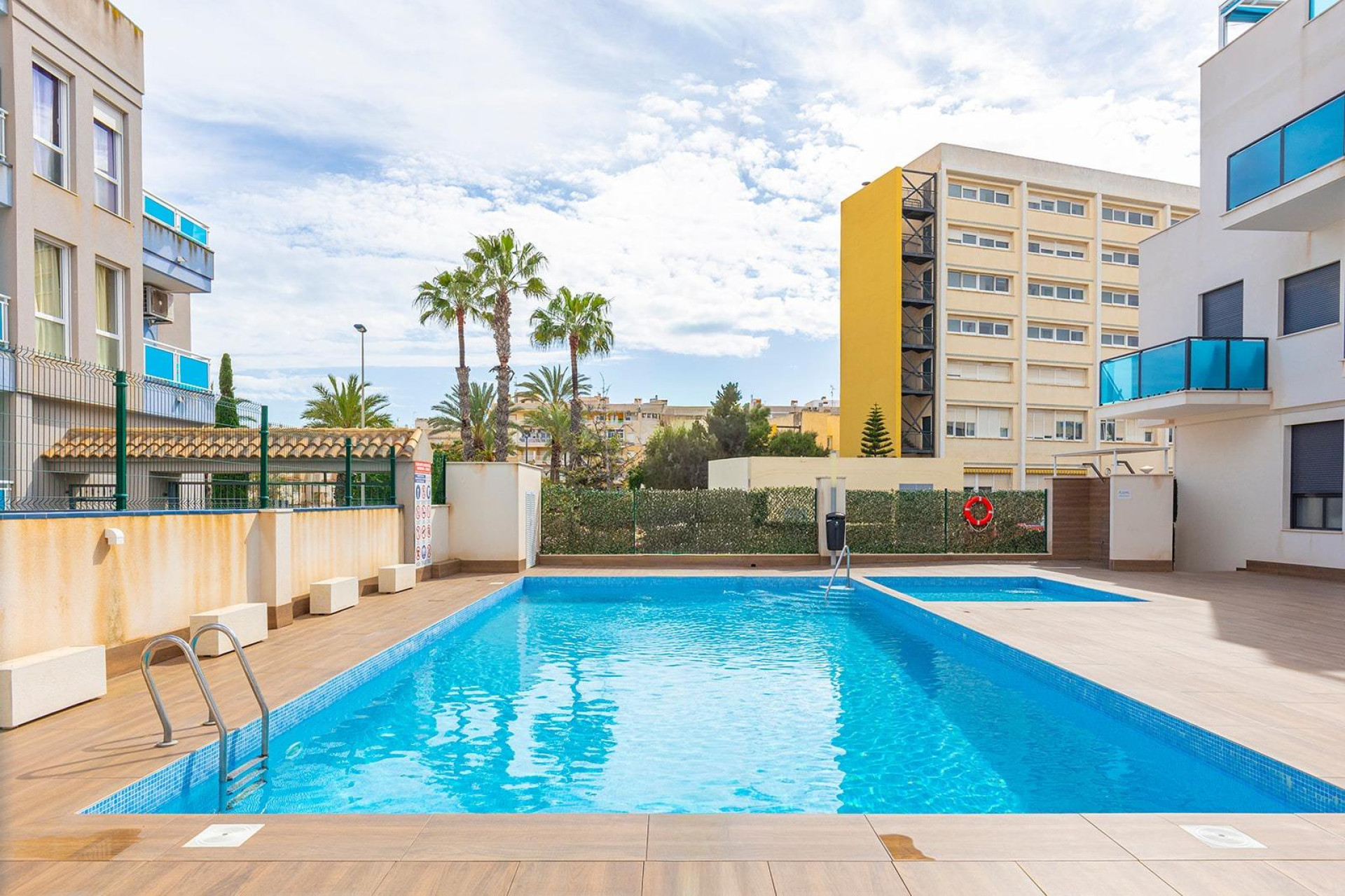 Resale - Apartment / flat - Torrevieja - Estacion de autobuses