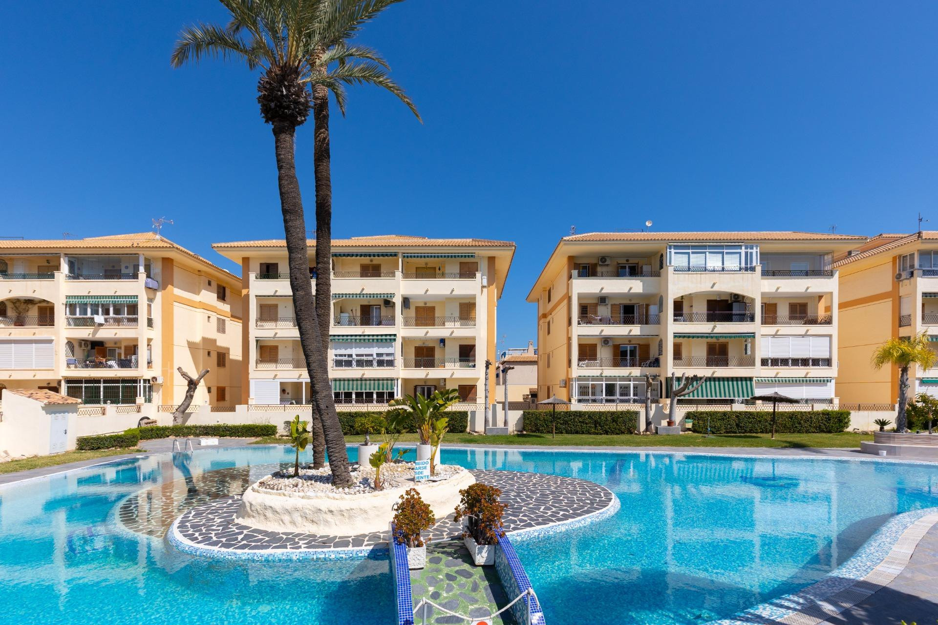 Resale - Apartment / flat - Torrevieja - La Mata