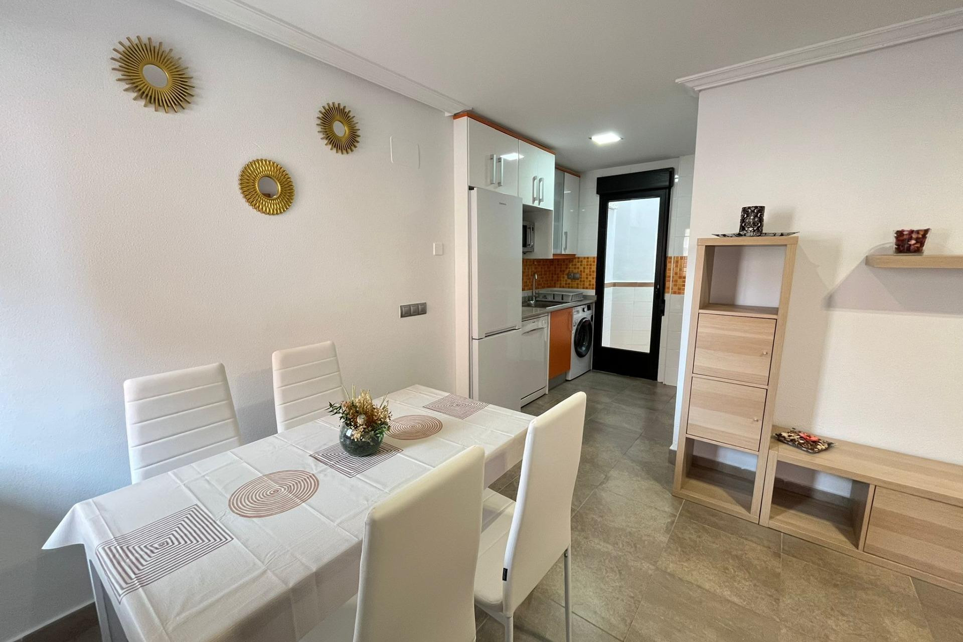 Resale - Apartment / flat - Torrevieja - La Mata