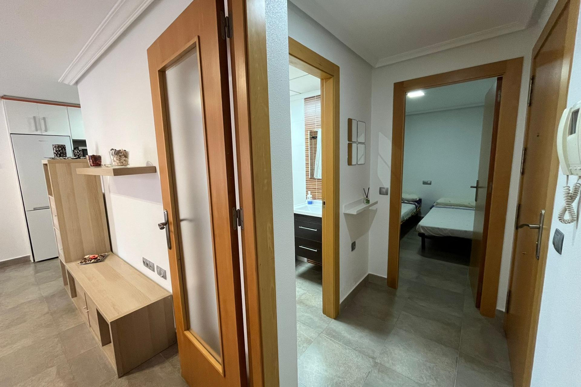 Resale - Apartment / flat - Torrevieja - La Mata