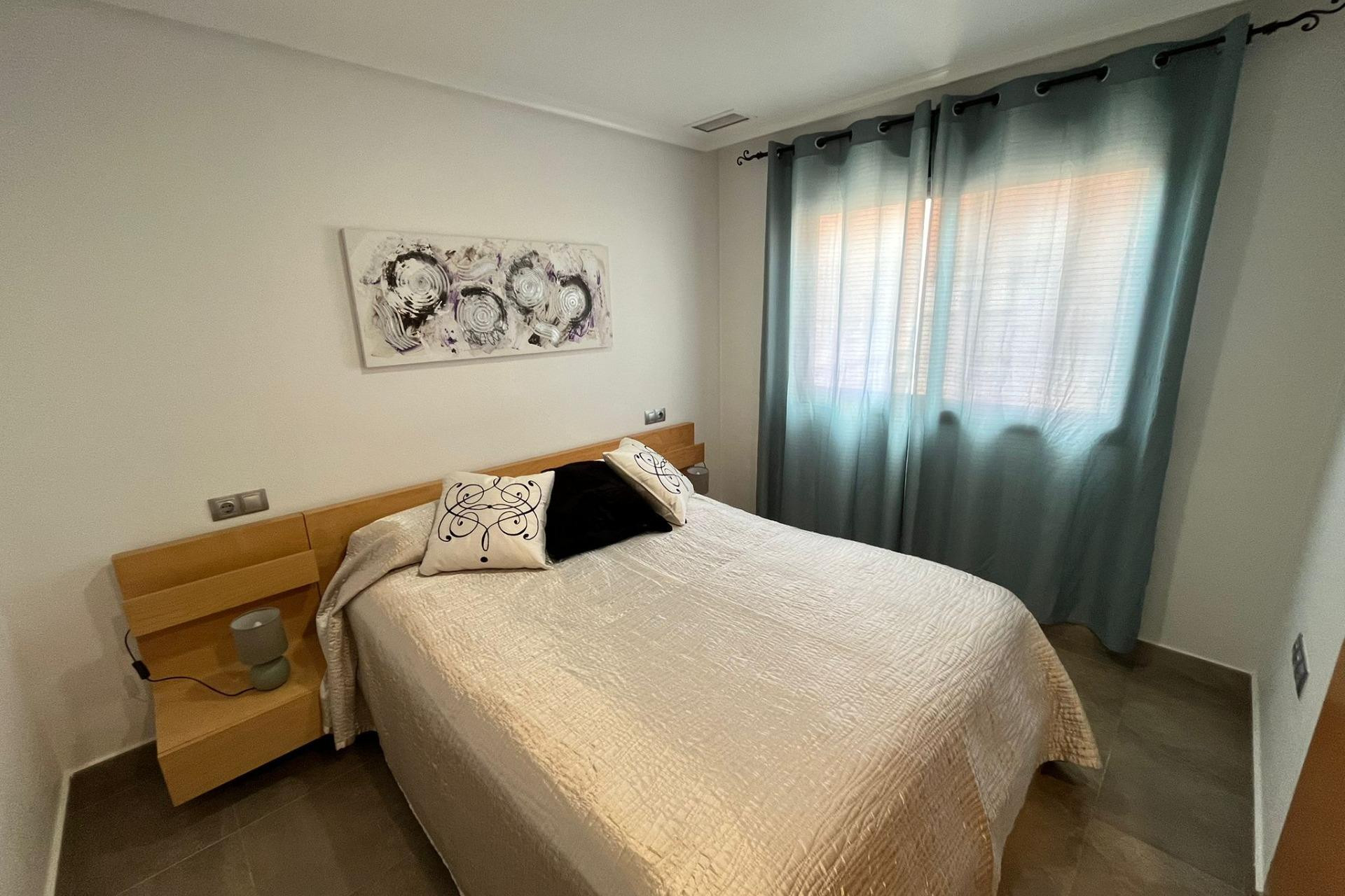 Resale - Apartment / flat - Torrevieja - La Mata