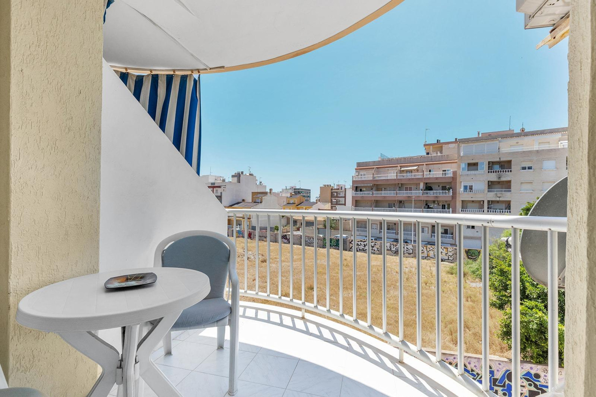 Resale - Apartment / flat - Torrevieja - La Mata