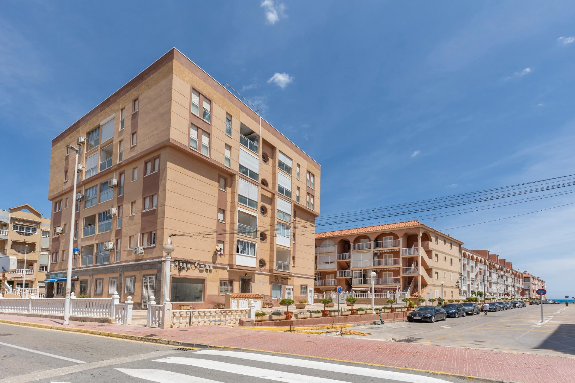 Resale - Apartment / flat - Torrevieja - La Mata