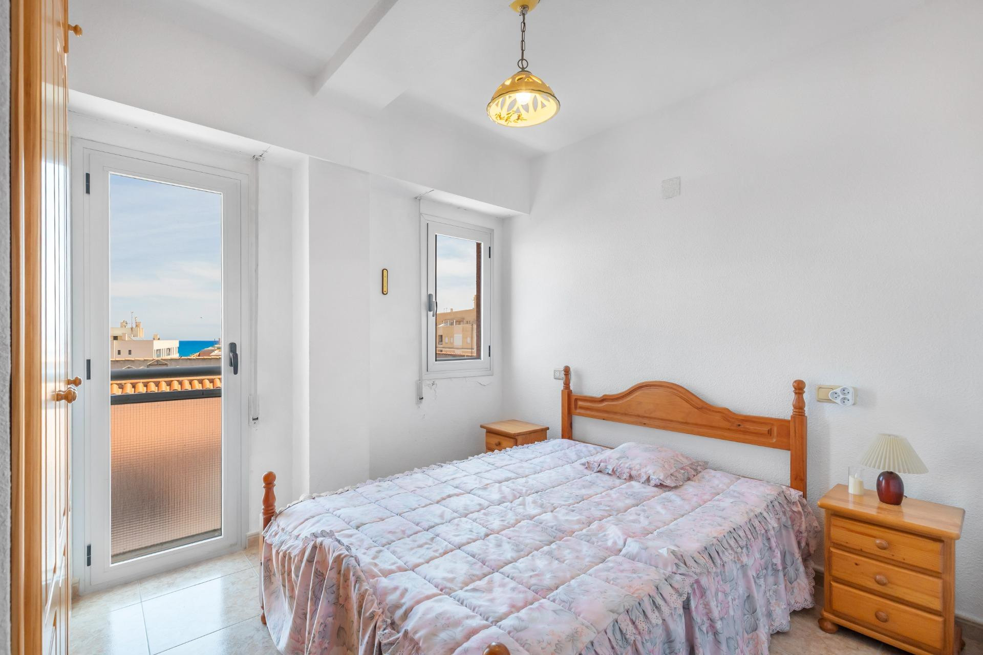 Resale - Apartment / flat - Torrevieja - La Mata