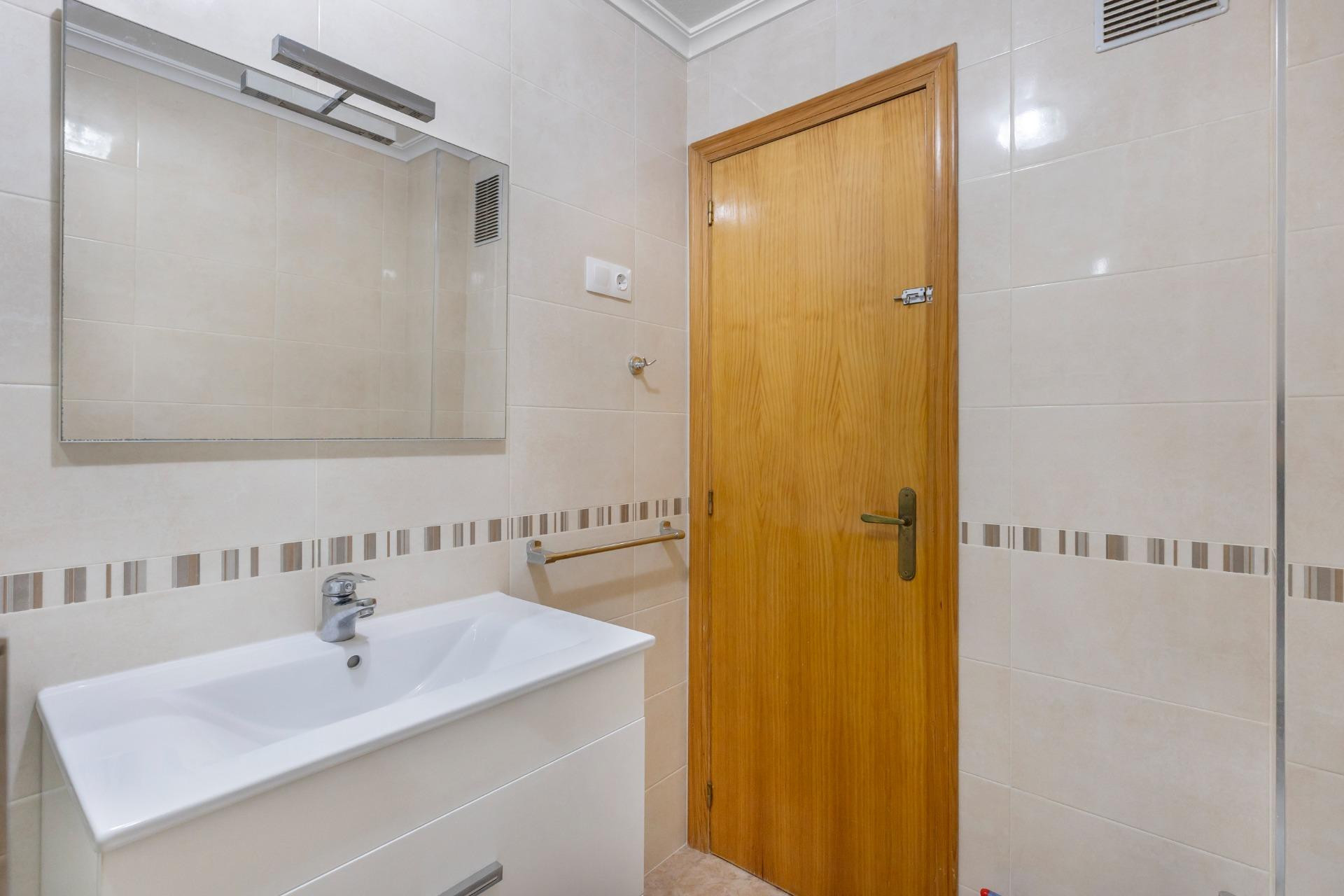 Resale - Apartment / flat - Torrevieja - La Mata