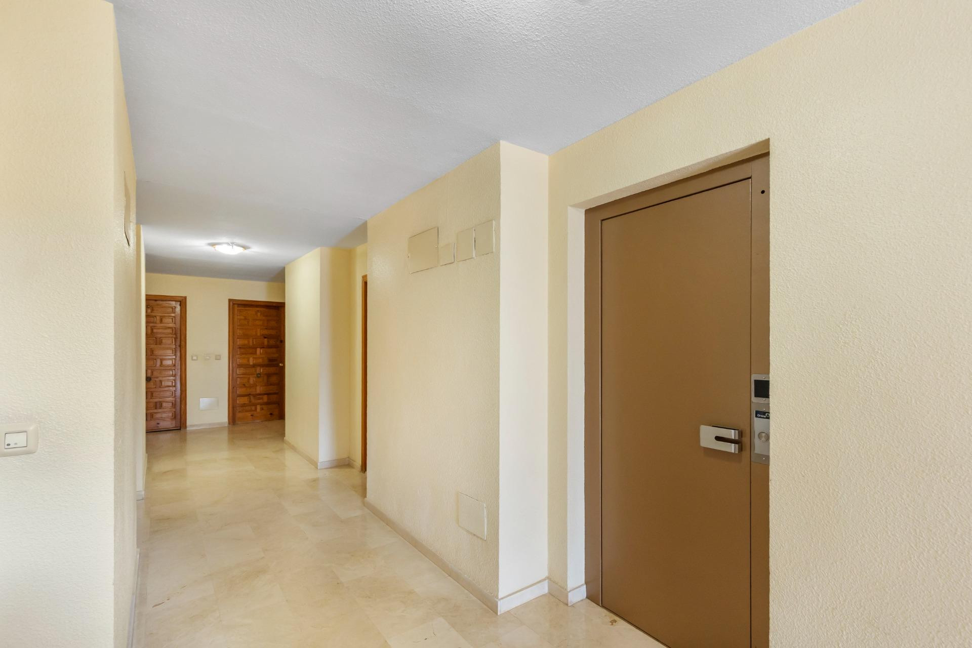 Resale - Apartment / flat - Torrevieja - La Mata
