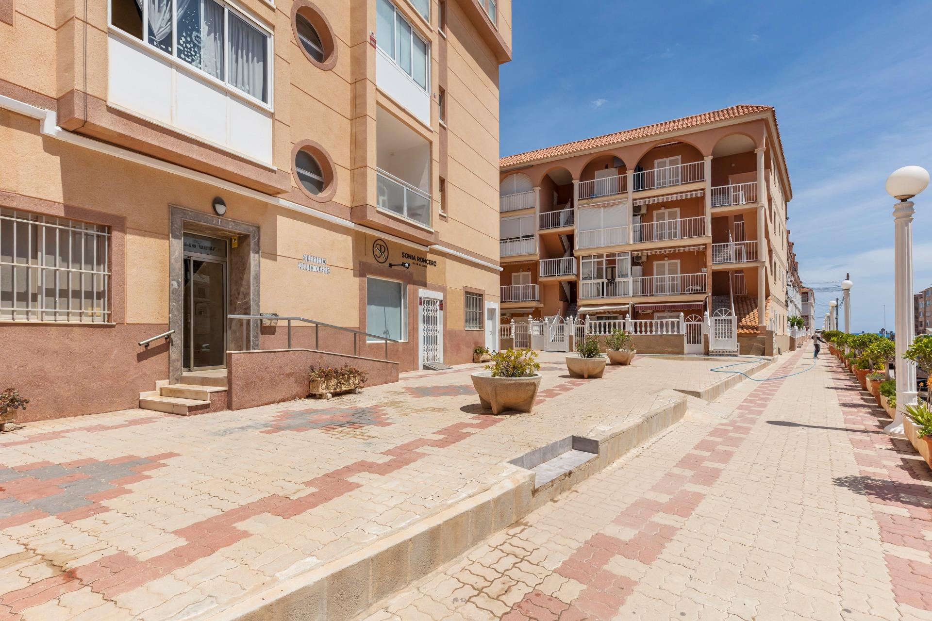 Resale - Apartment / flat - Torrevieja - La Mata