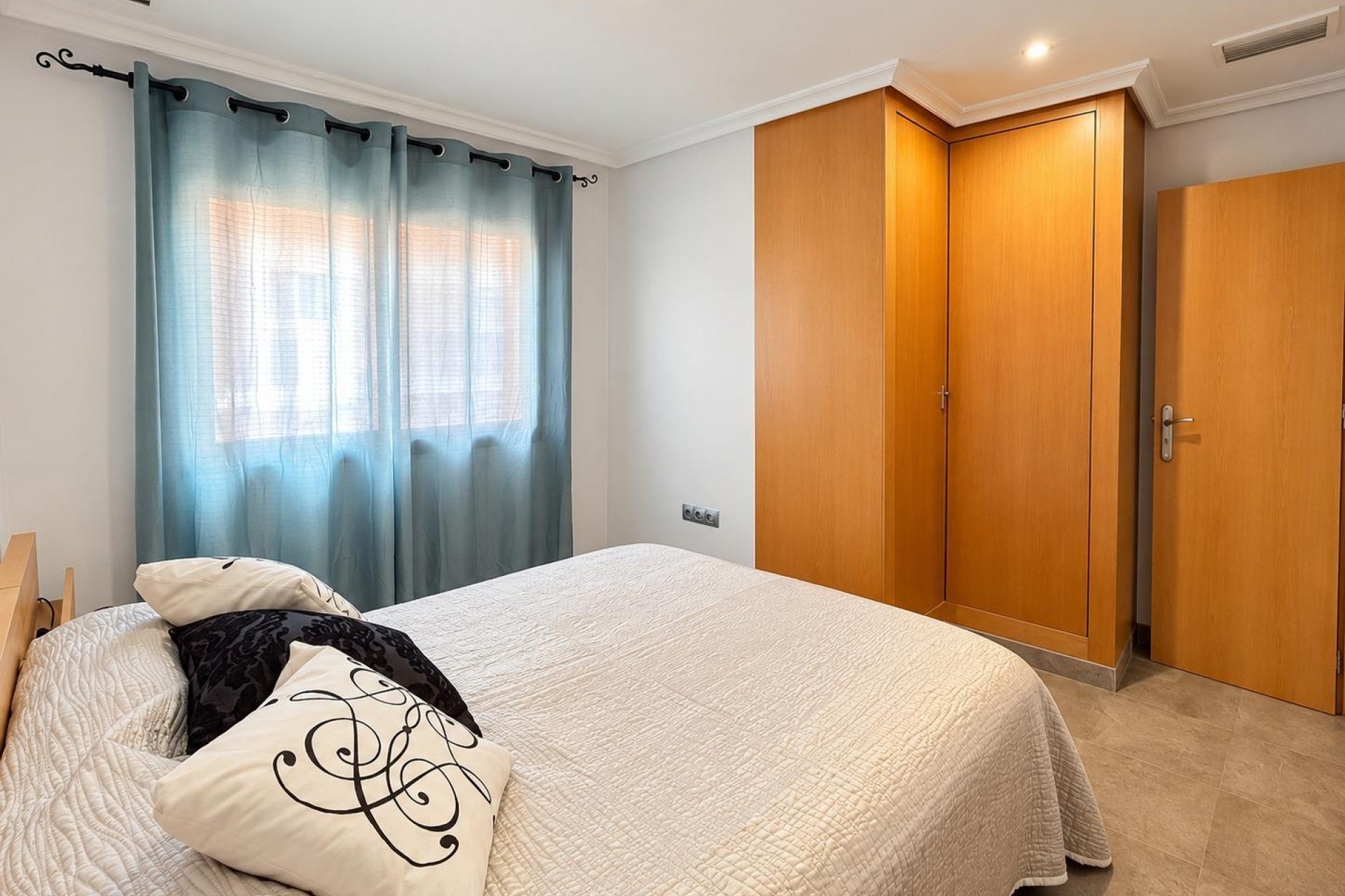 Resale - Apartment / flat - Torrevieja - La Mata