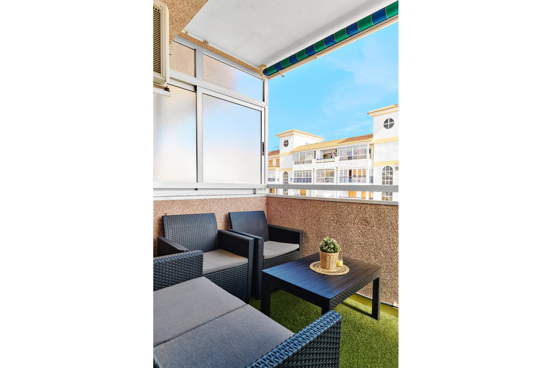 Resale - Apartment / flat - Torrevieja - La Mata