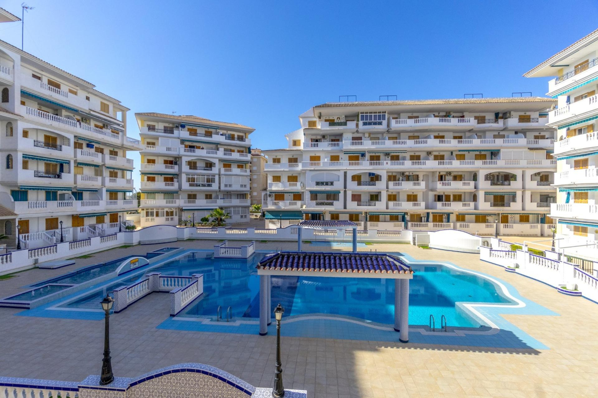 Resale - Apartment / flat - Torrevieja - La Mata