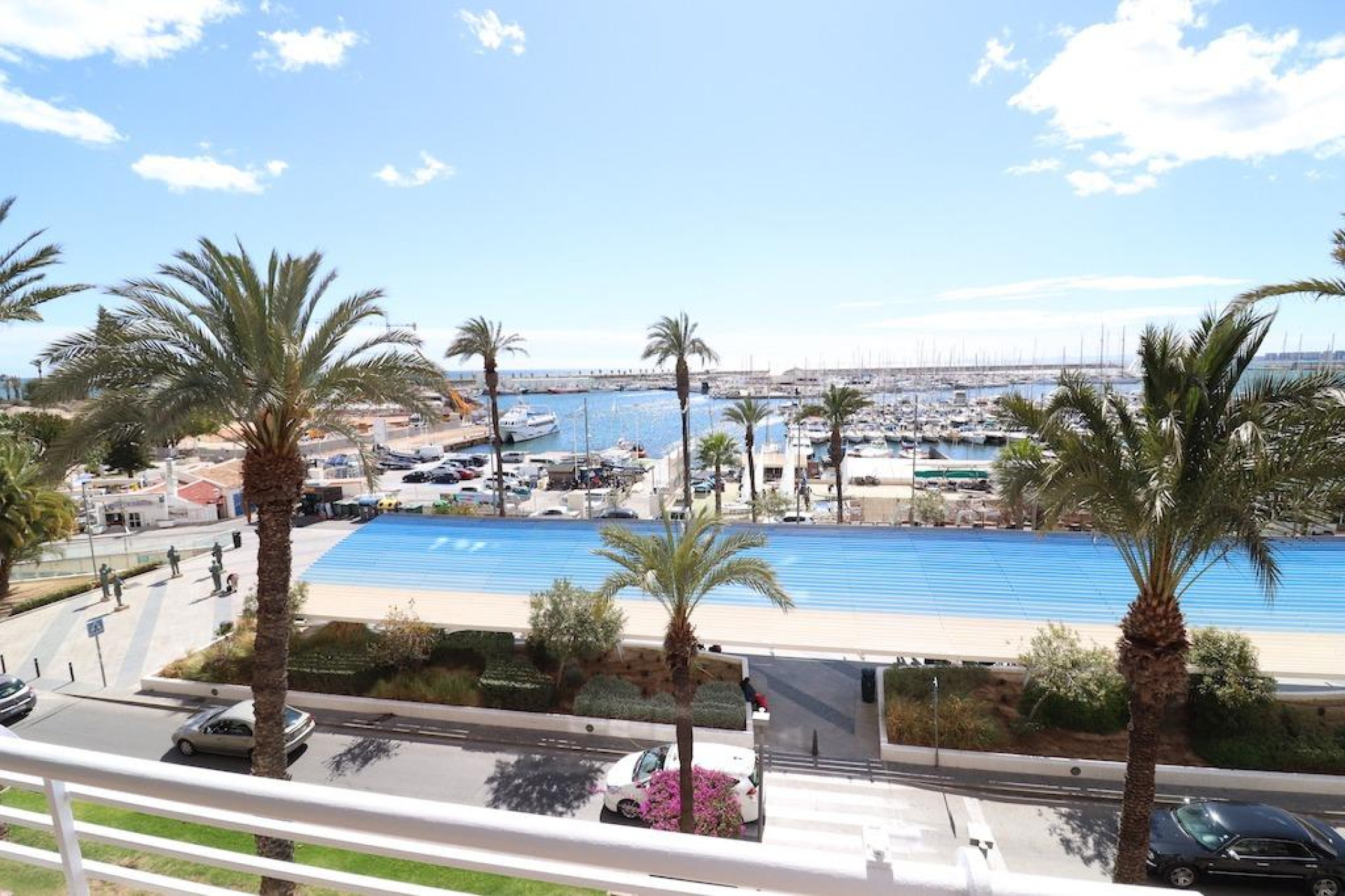 Resale - Apartment / flat - Torrevieja - Paseo maritimo