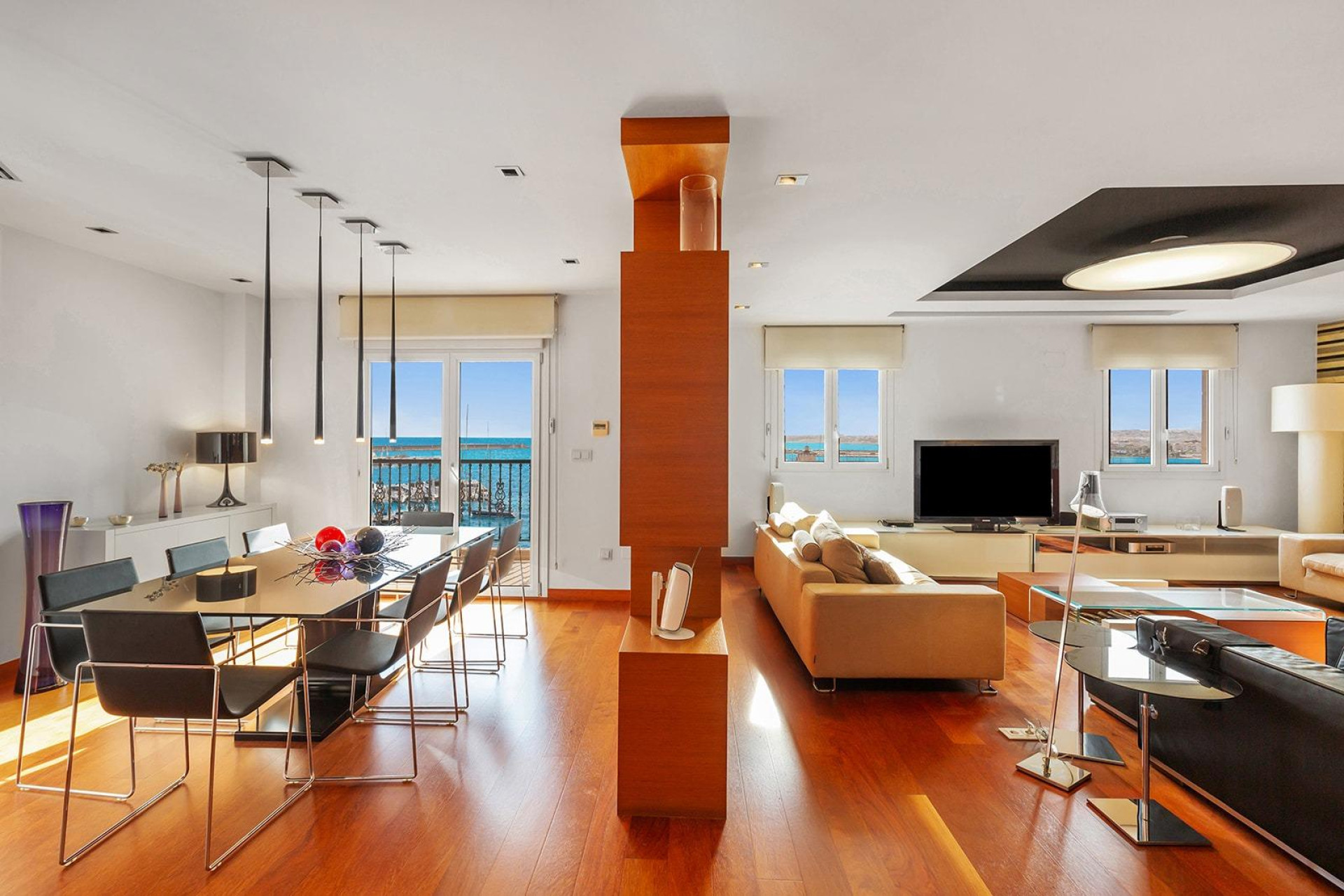 Resale - Apartment / flat - Torrevieja - Paseo maritimo