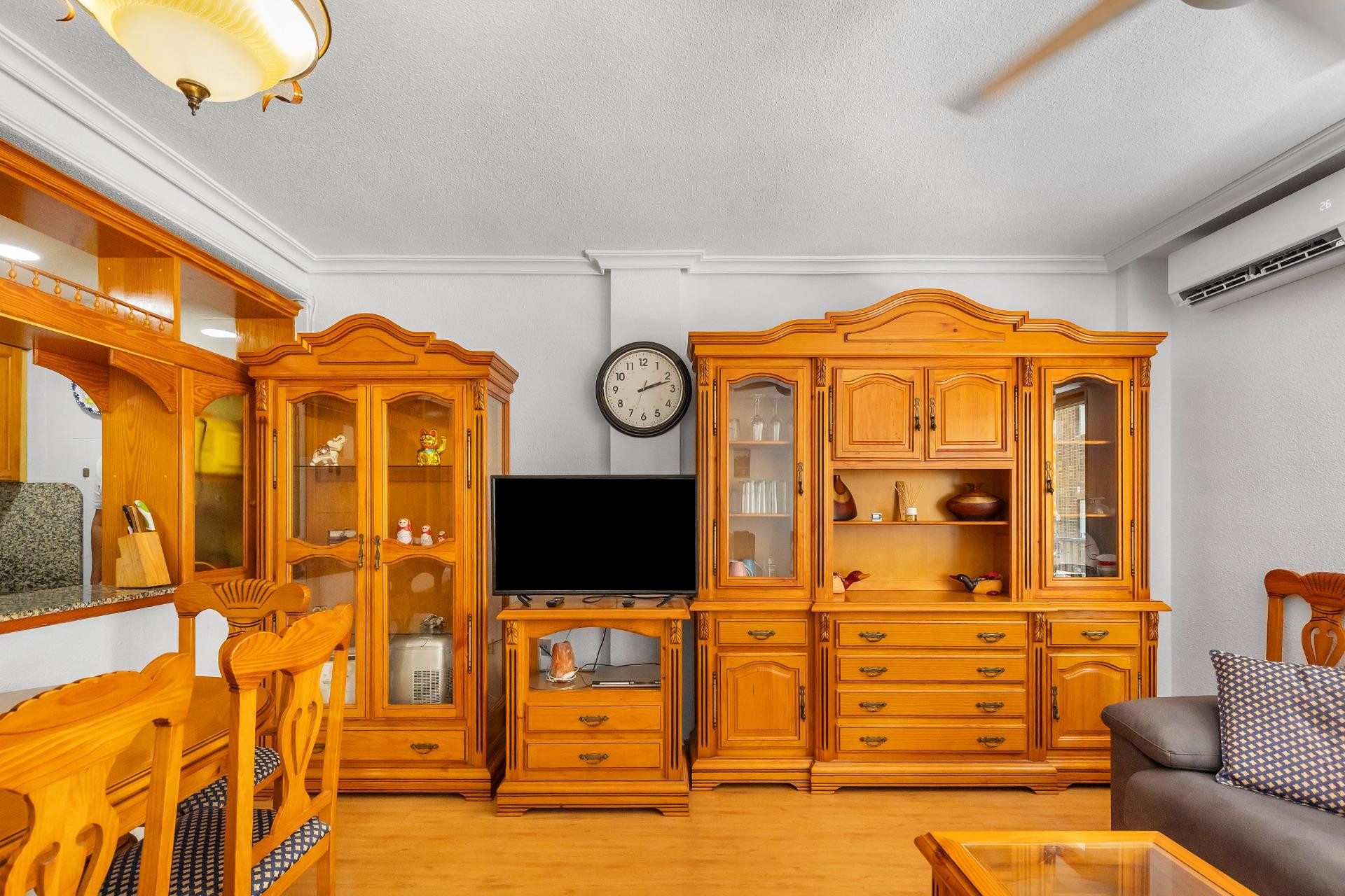 Resale - Apartment / flat - Torrevieja - Paseo maritimo