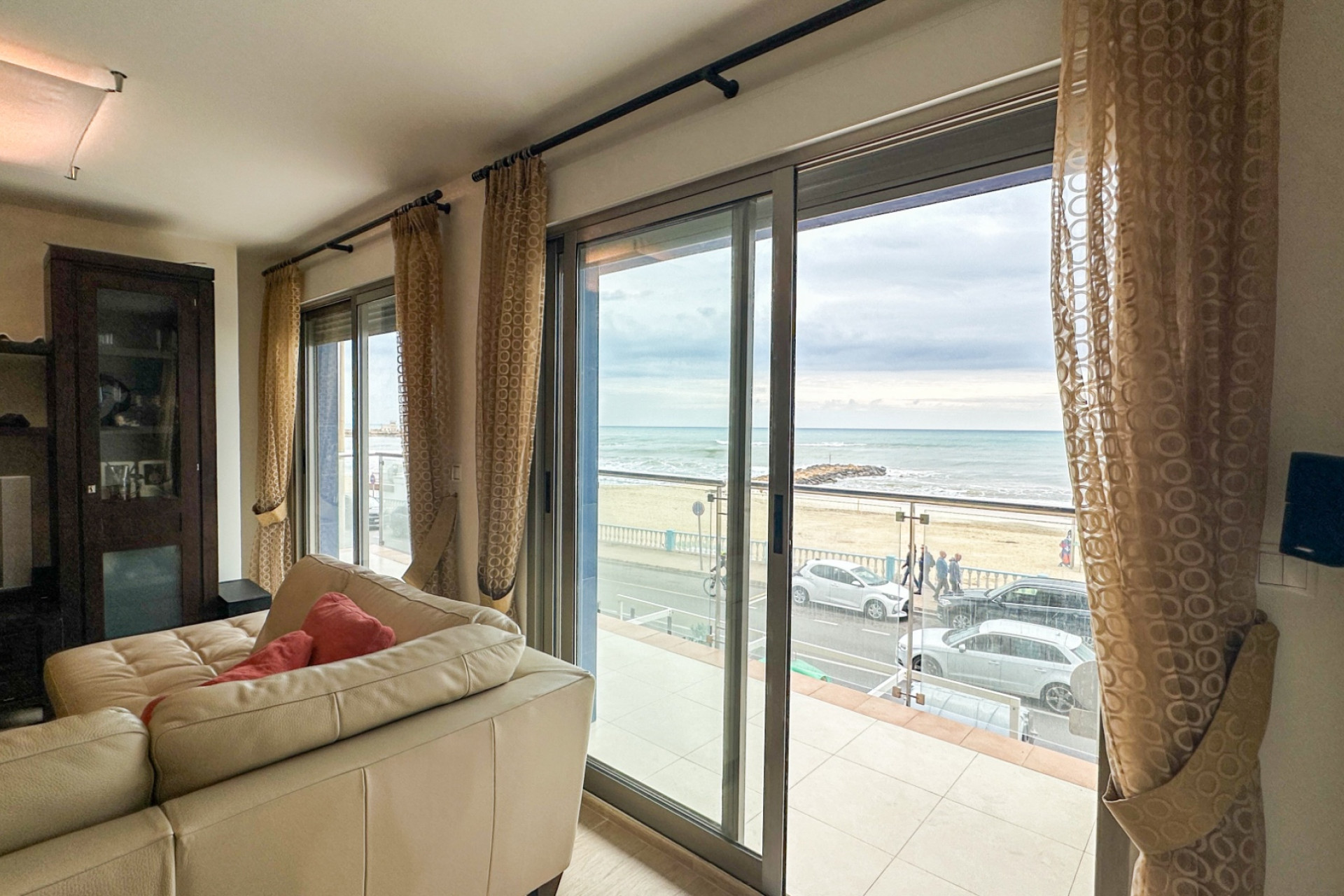 Resale - Apartment / flat - Torrevieja - Playa de los Locos
