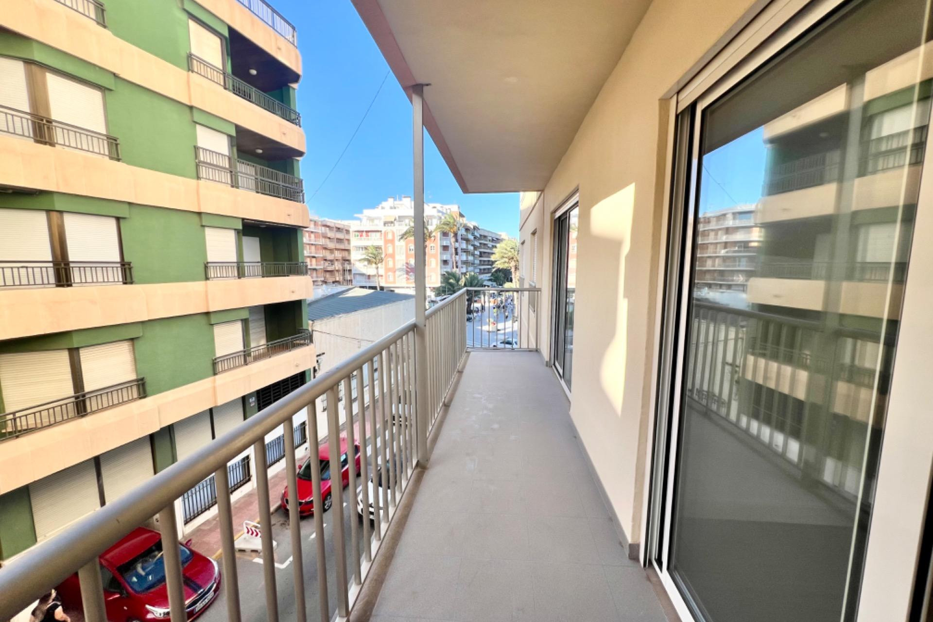 Resale - Apartment / flat - Torrevieja - Playa del cura