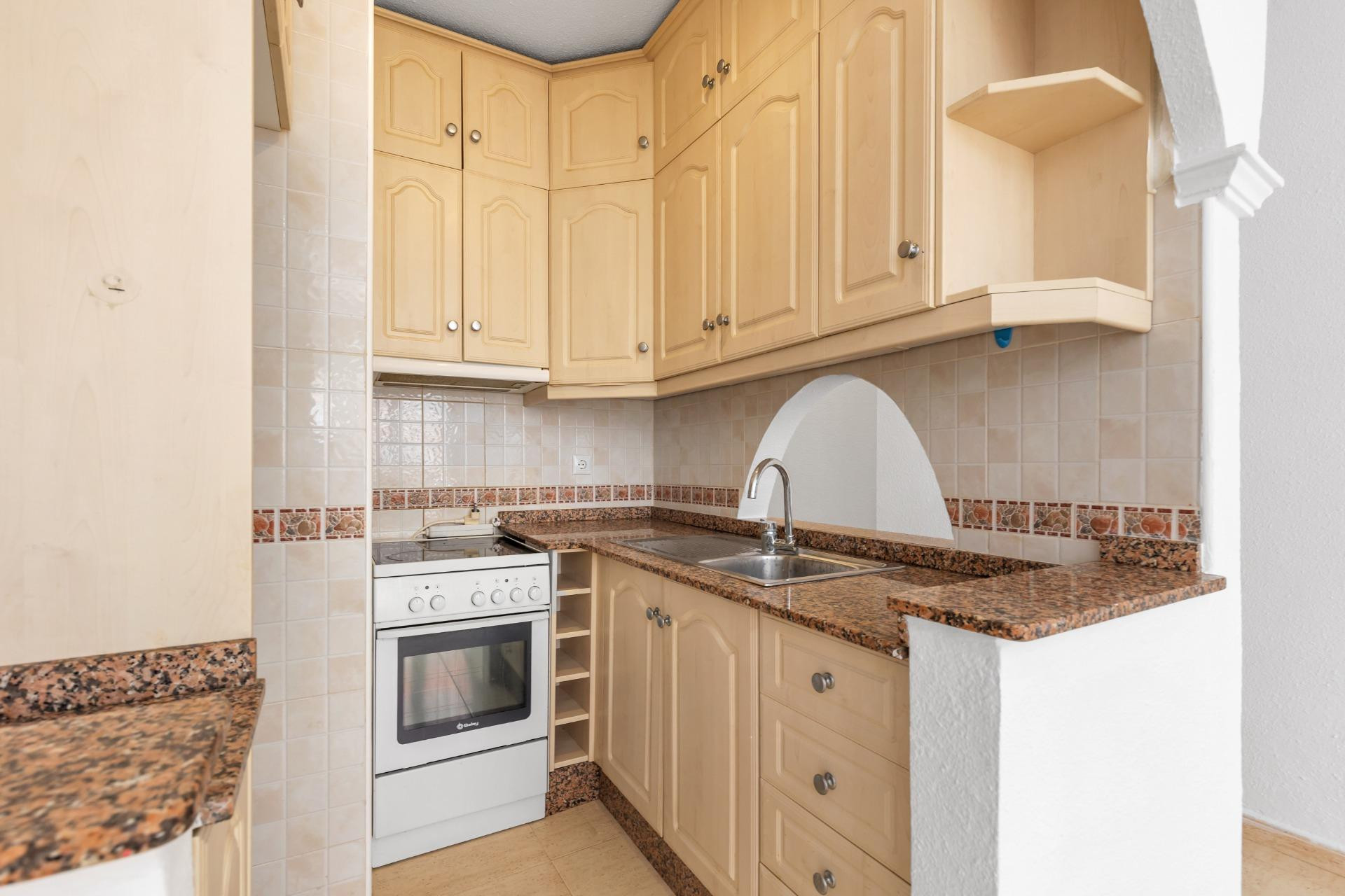 Resale - Apartment / flat - Torrevieja - Puerto Deportivo