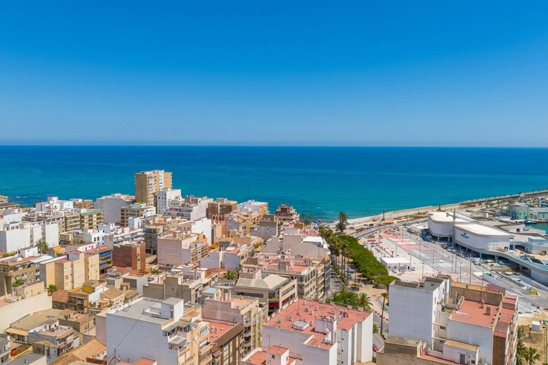 Resale - Apartment / flat - Torrevieja - Puerto Deportivo