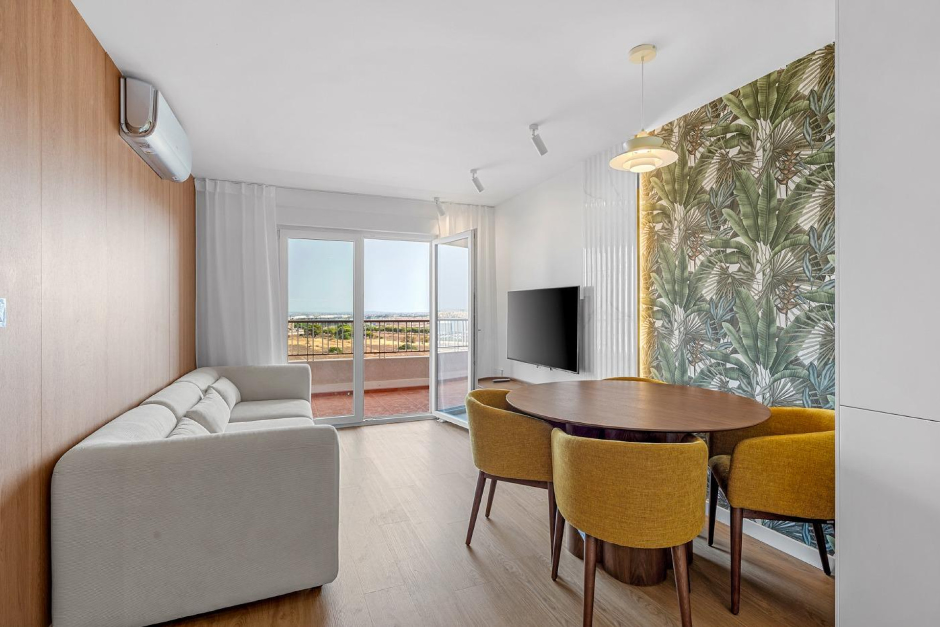 Resale - Apartment / flat - Torrevieja - Punta Prima
