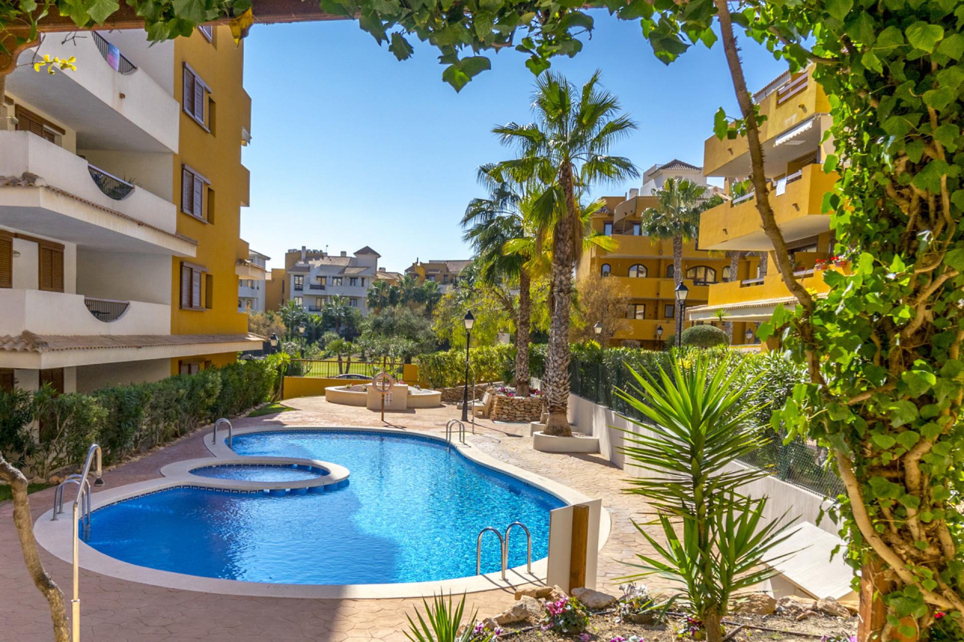 Resale - Apartment / flat - Torrevieja - Punta Prima