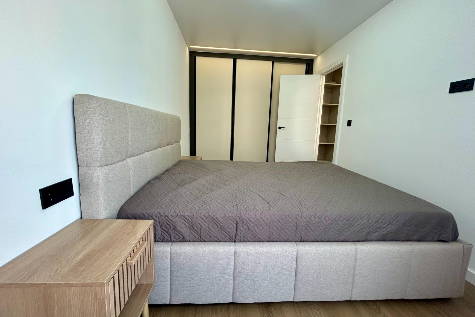 Resale - Apartment / flat - Torrevieja - Punta Prima