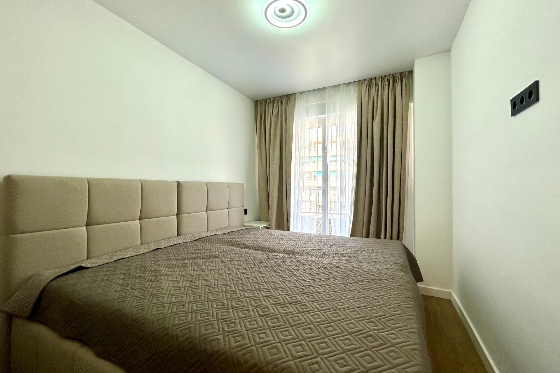 Resale - Apartment / flat - Torrevieja - Punta Prima