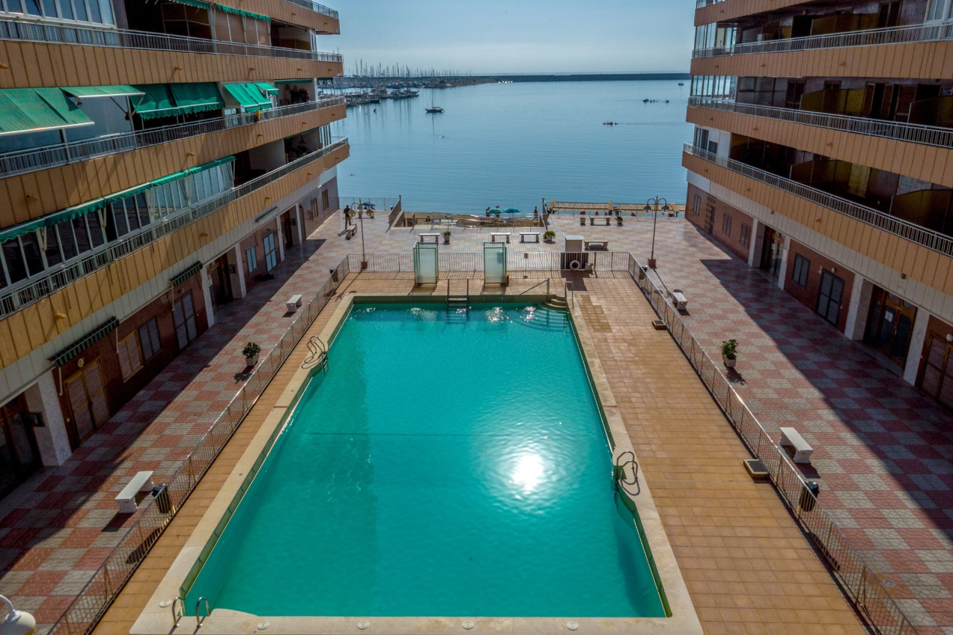 Resale - Apartment / flat - Torrevieja - torrevieja