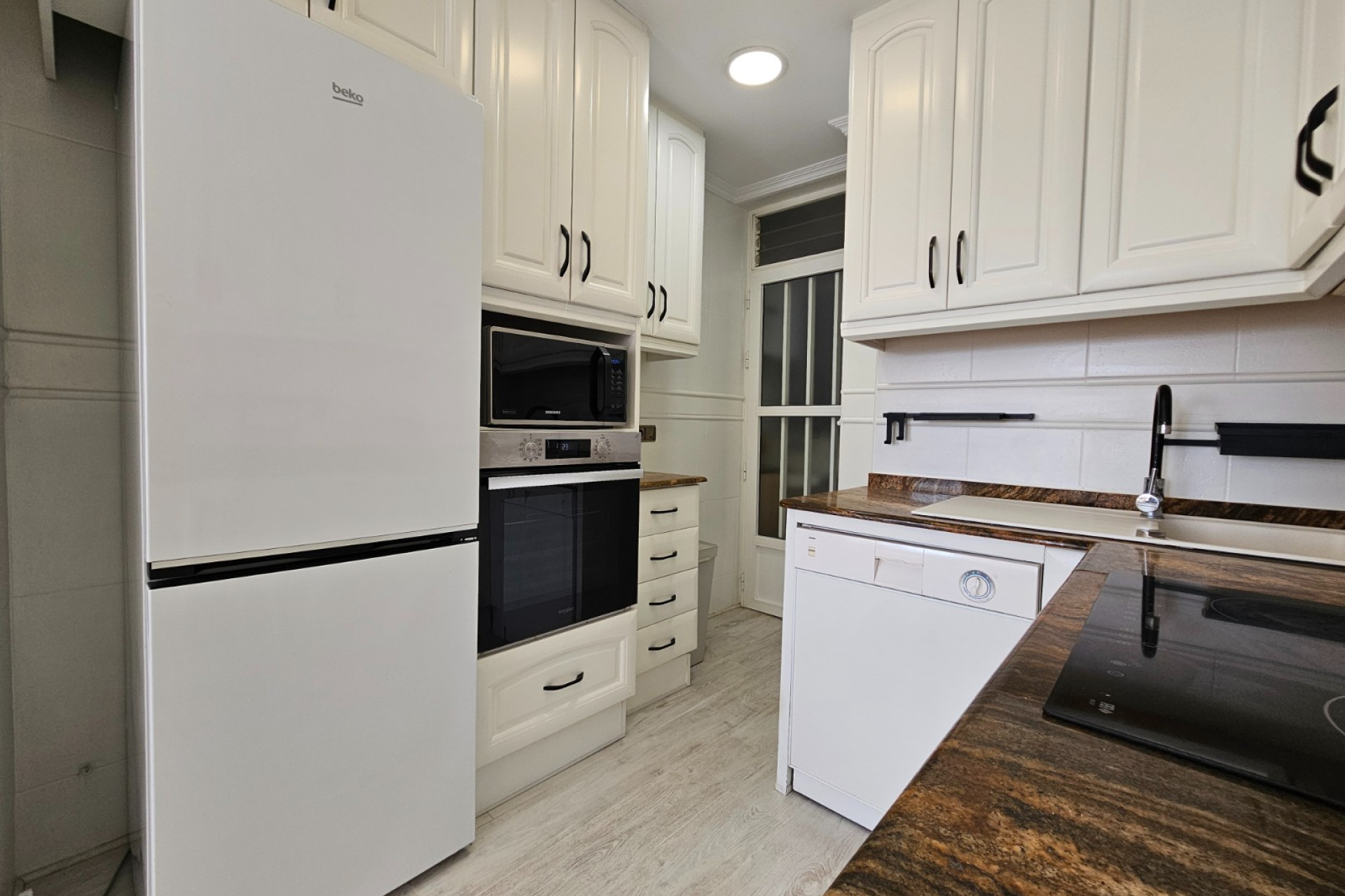 Resale - Apartment / flat - Torrevieja - torrevieja