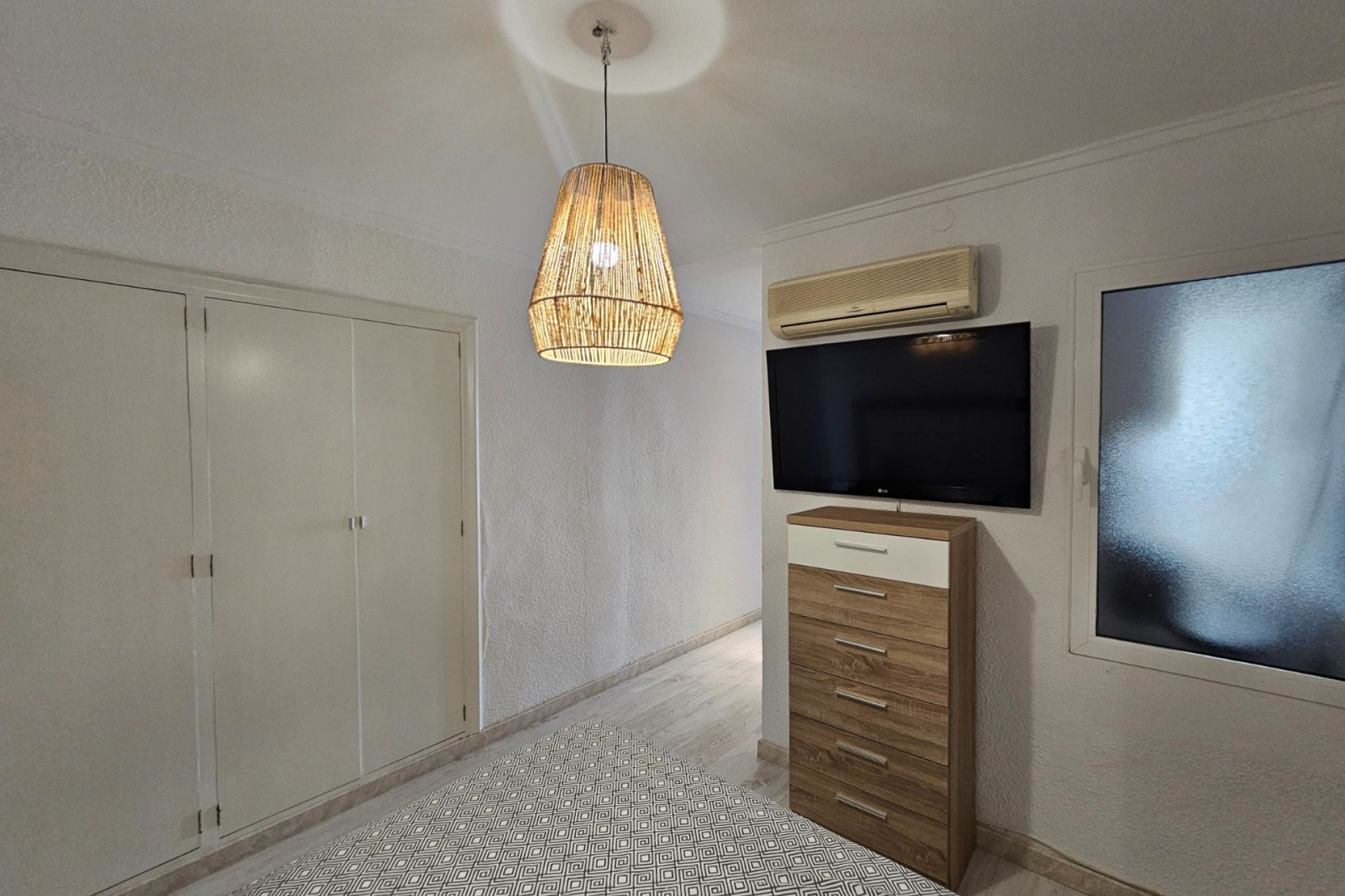 Resale - Apartment / flat - Torrevieja - torrevieja