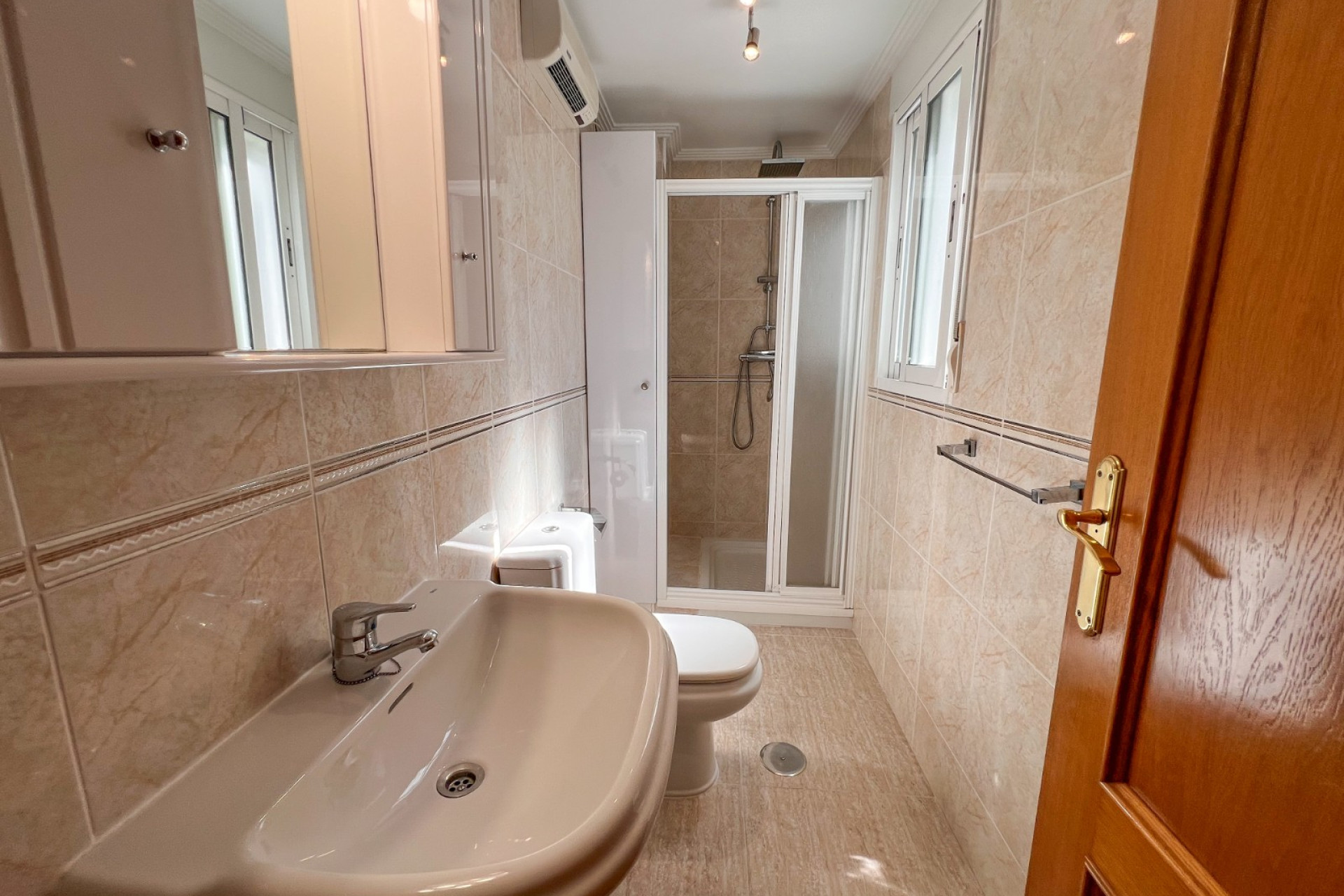 Resale - Apartment / flat - Torrevieja - torrevieja