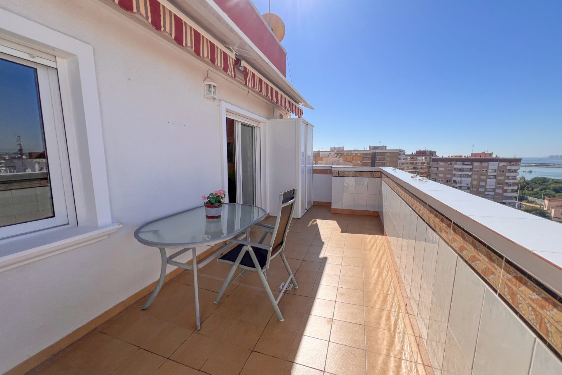 Resale - Apartment / flat - Torrevieja - torrevieja