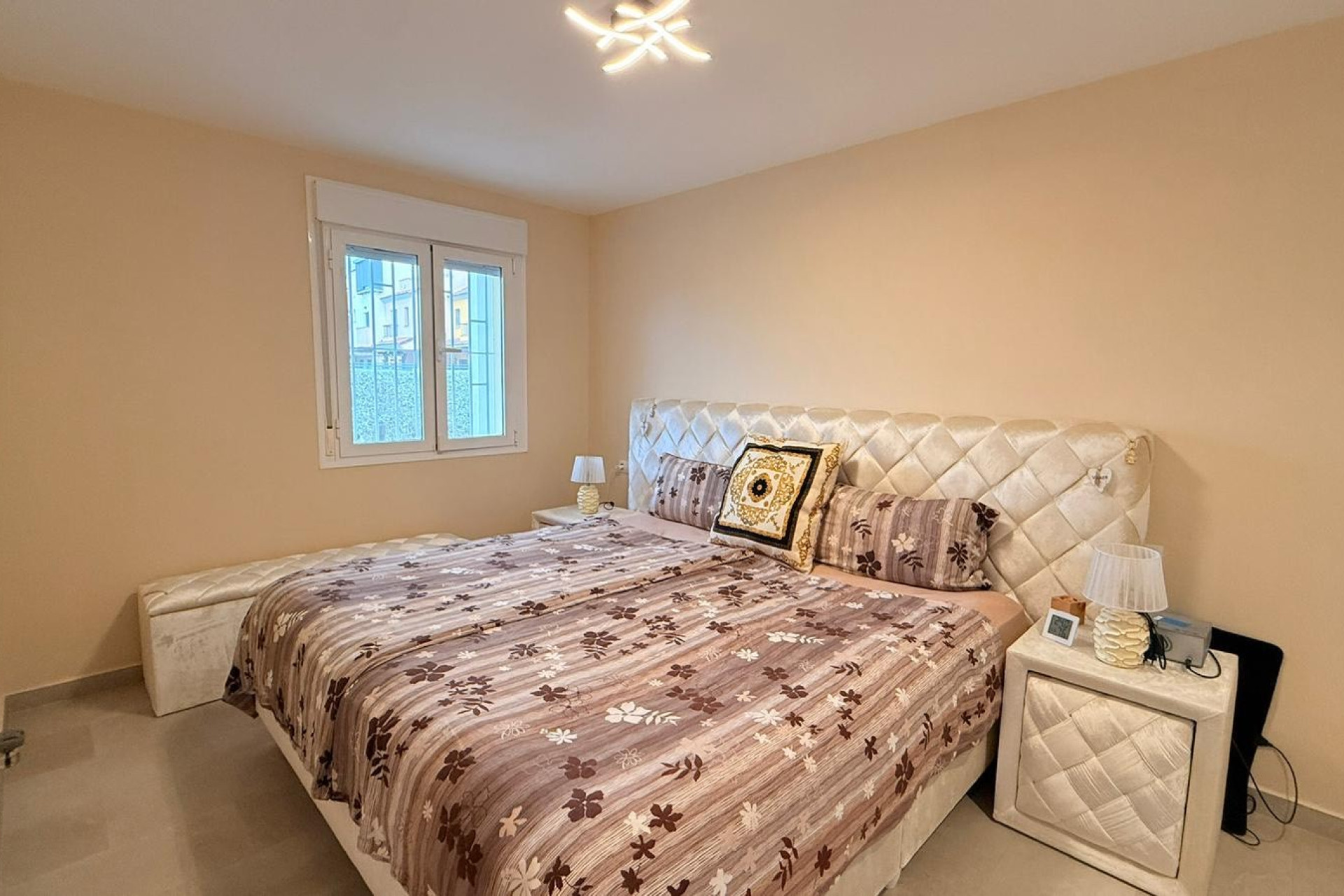 Resale - Apartment / flat - Vergel