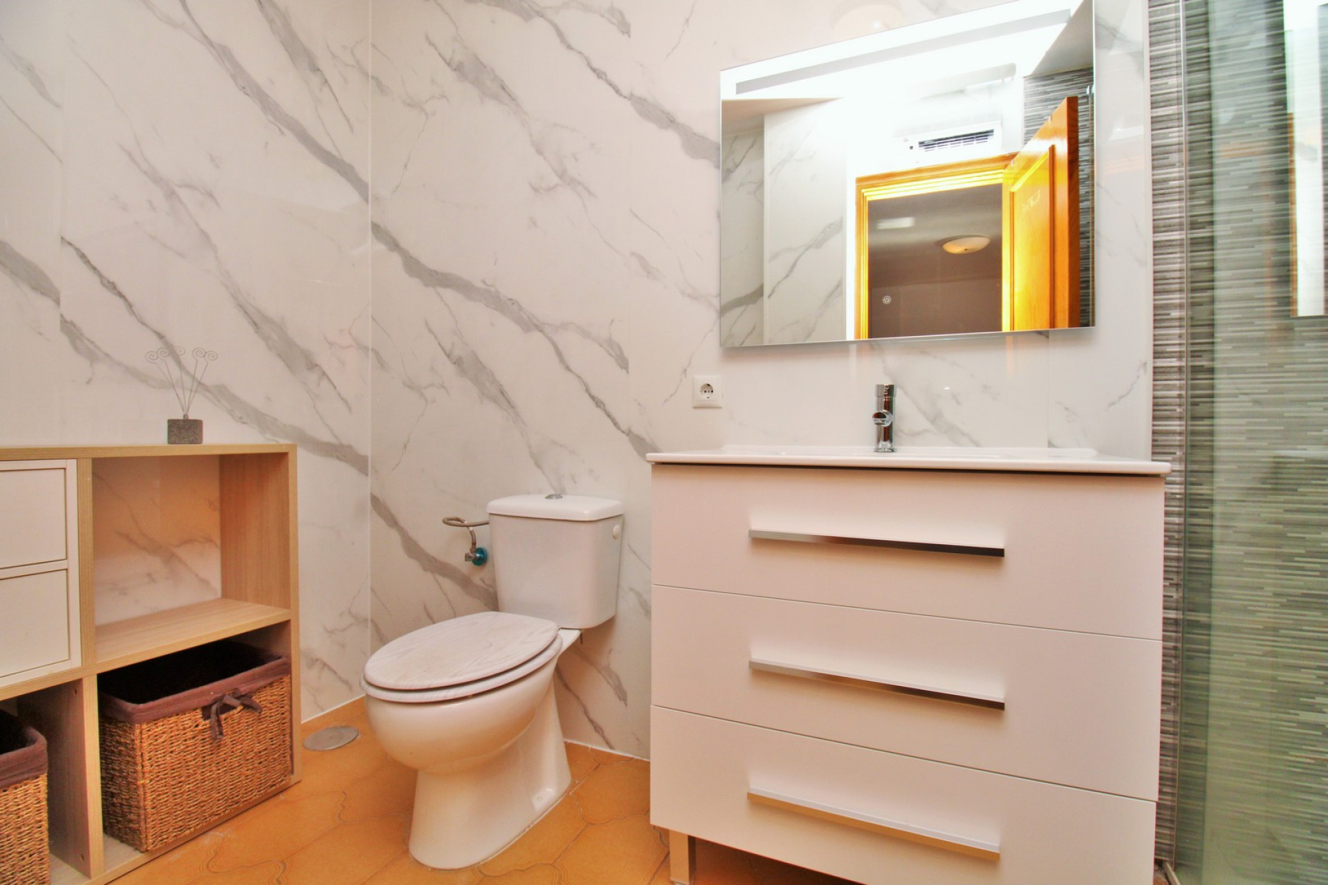 Resale - Apartment / flat - Villamartín