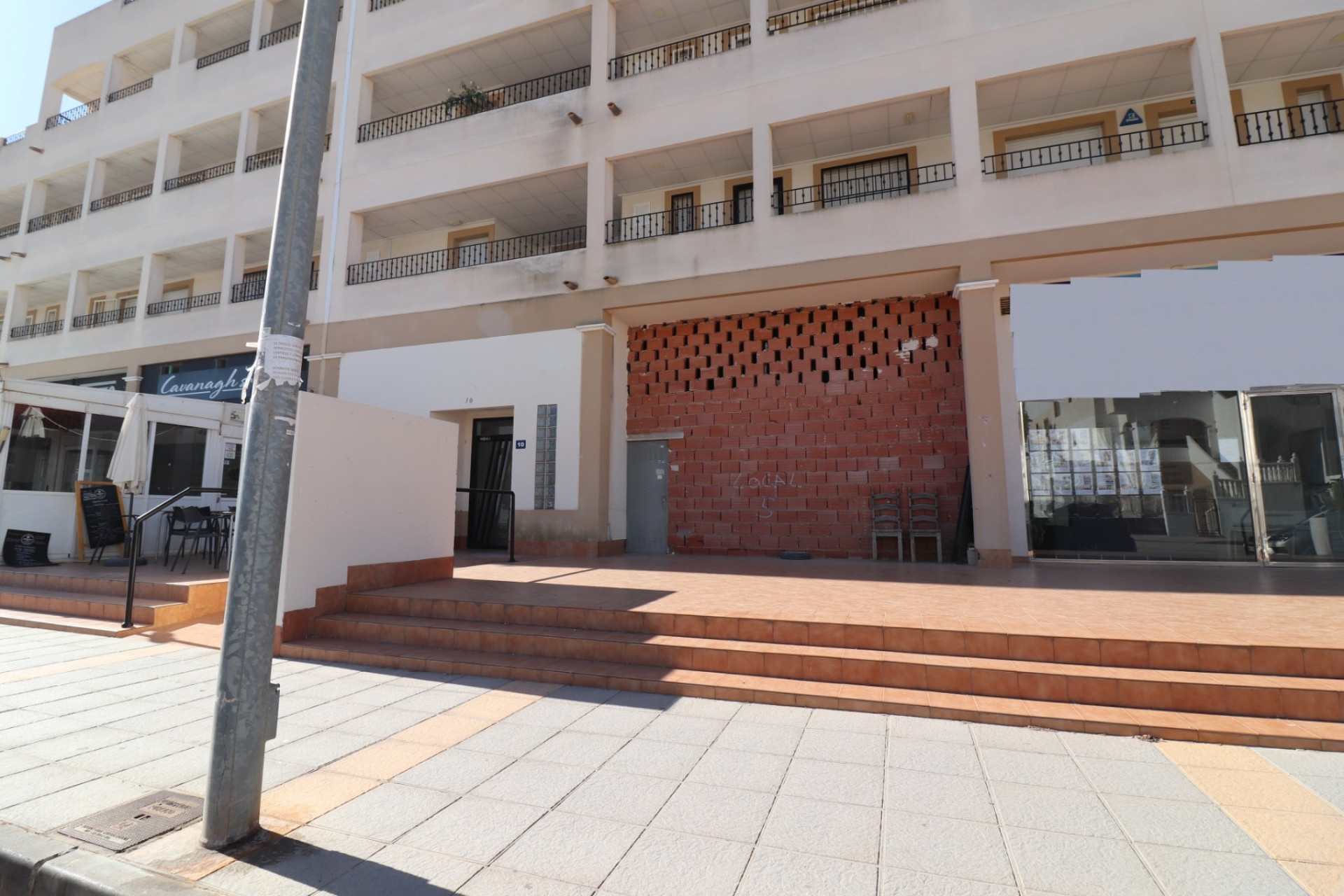 Resale - Commercial - Los Montesinos - Laguna Green