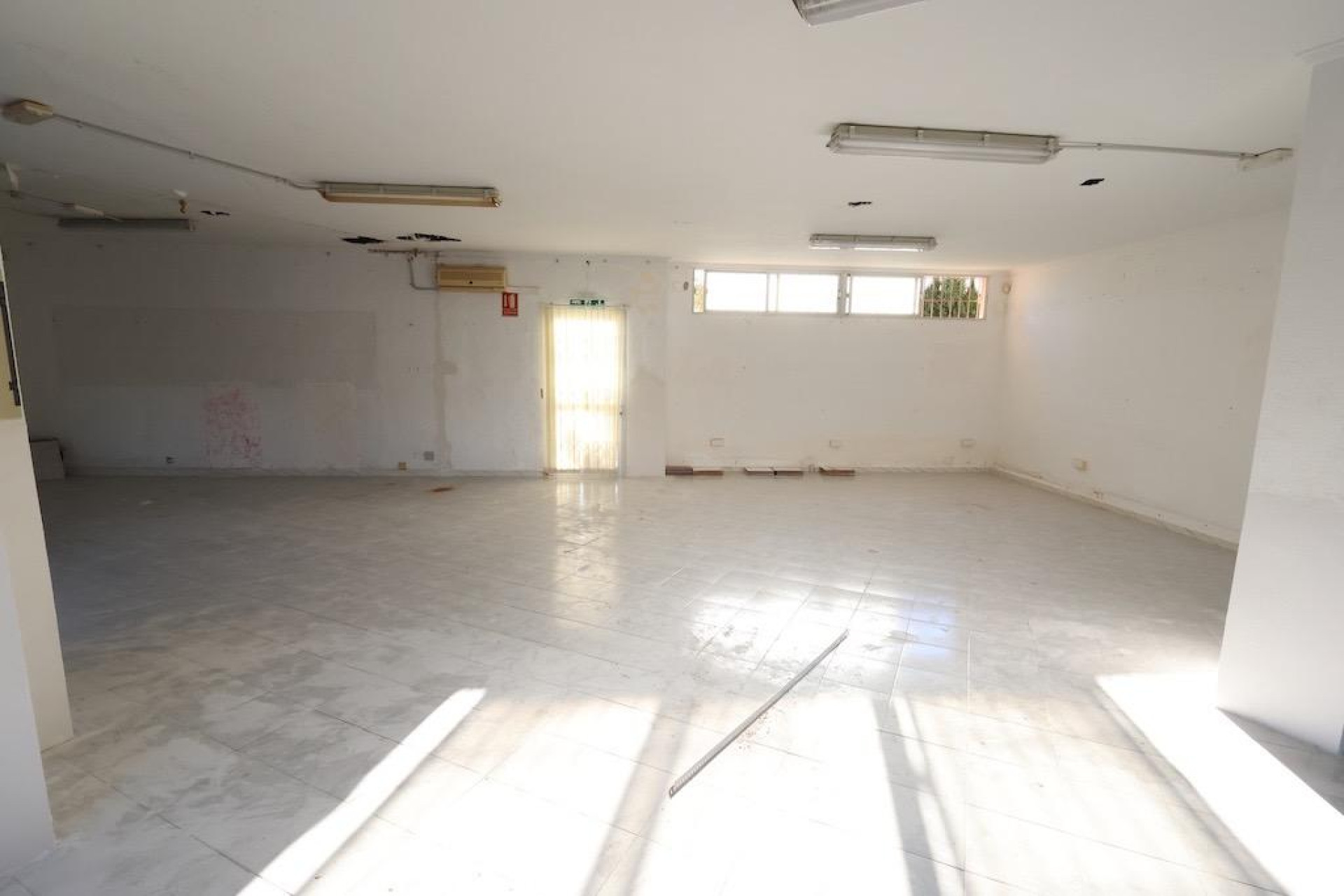 Resale - Commercial - Orihuela Costa - La Zenia