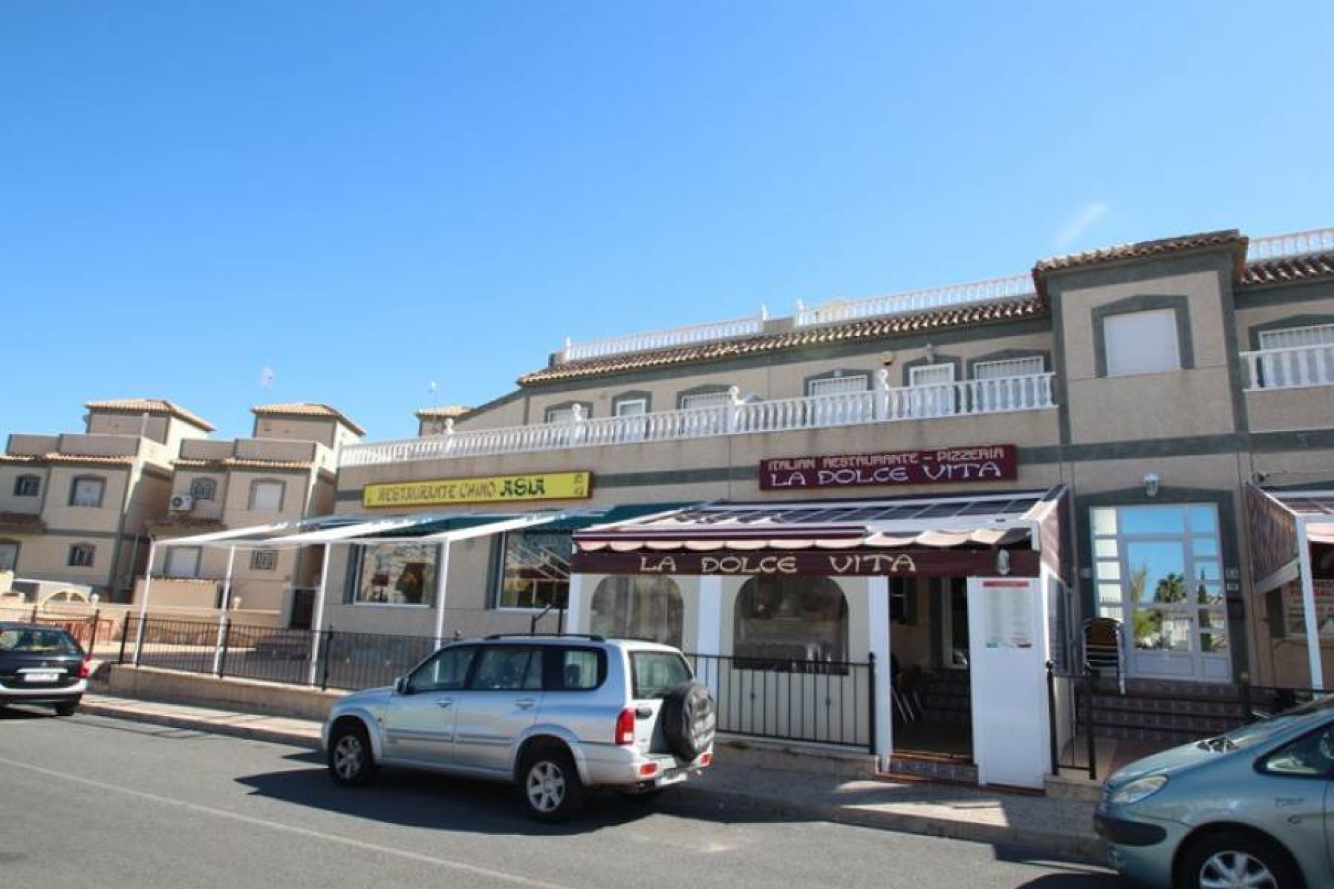 Resale - Commercial premises - Orihuela Costa - Villamartín