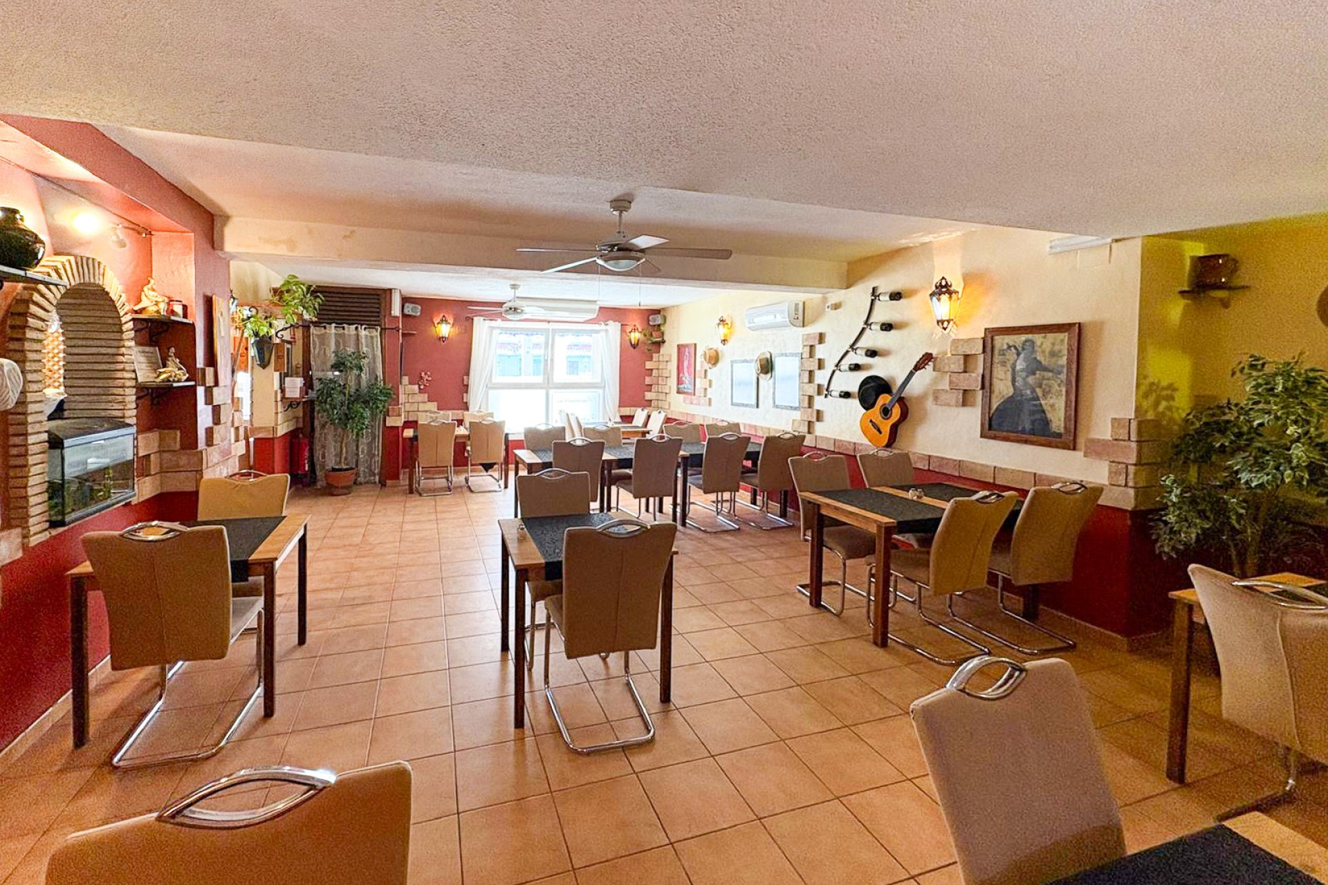 Resale - COMMERCIAL PROPERTY - Torrevieja - La Veleta