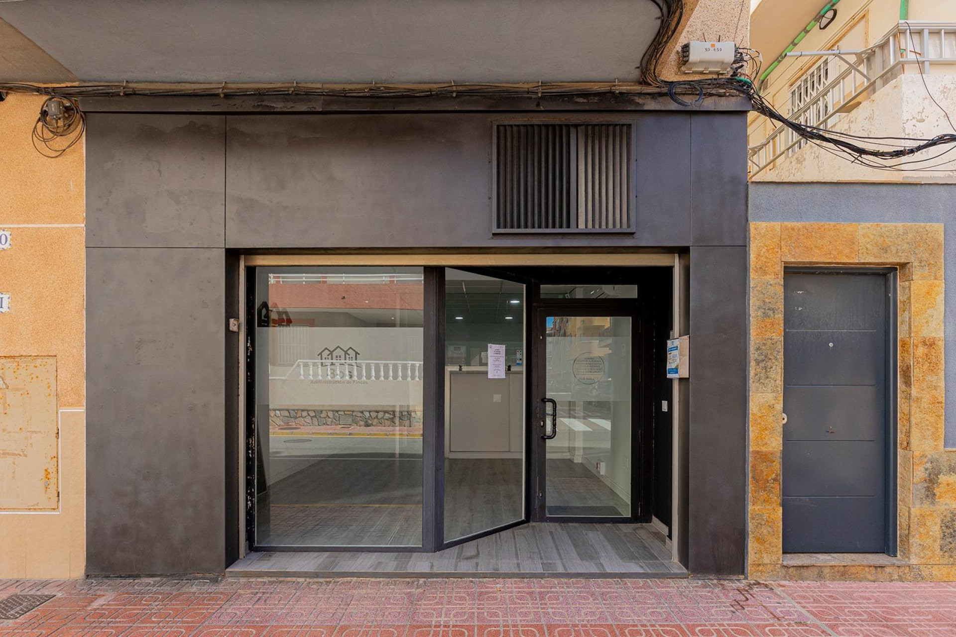 Resale - Commercial - Torrevieja - La Mata