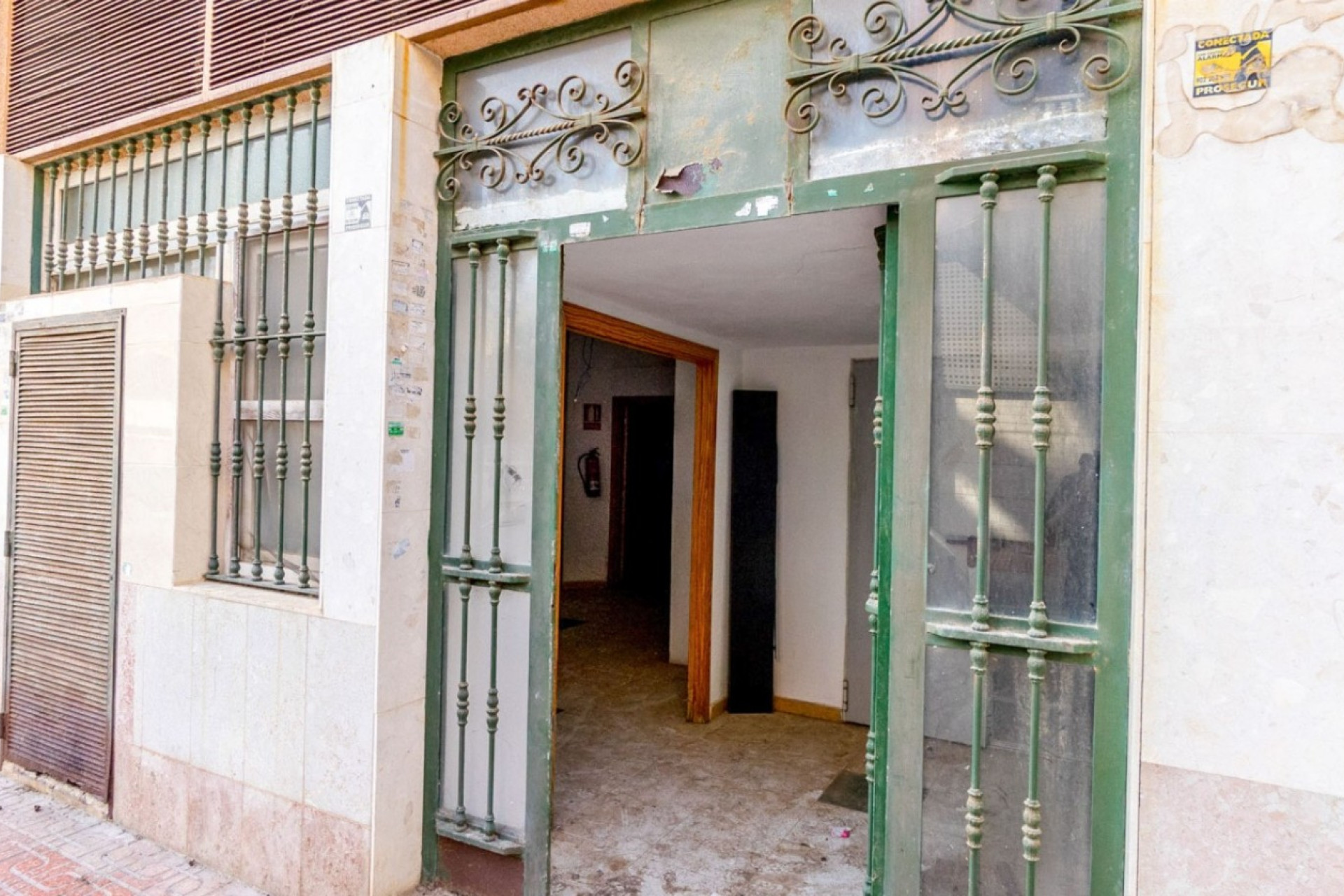 Resale - Commercial - Torrevieja