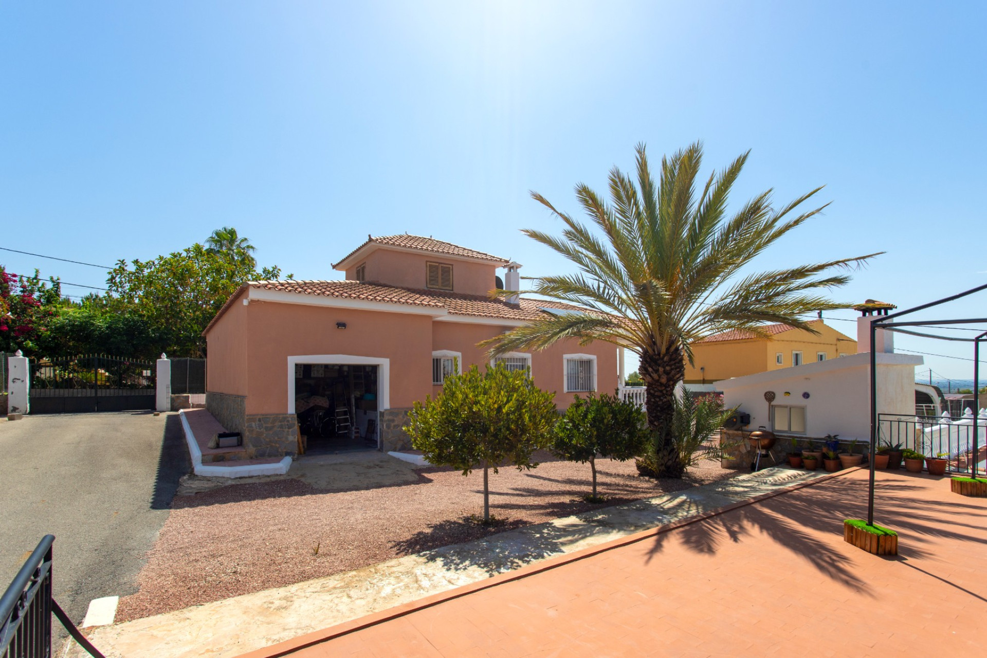 Resale - Finca / Country Property - Albatera