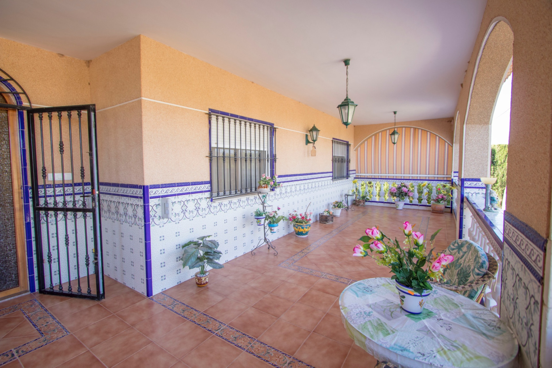 Resale - Finca / Country Property - Alicante