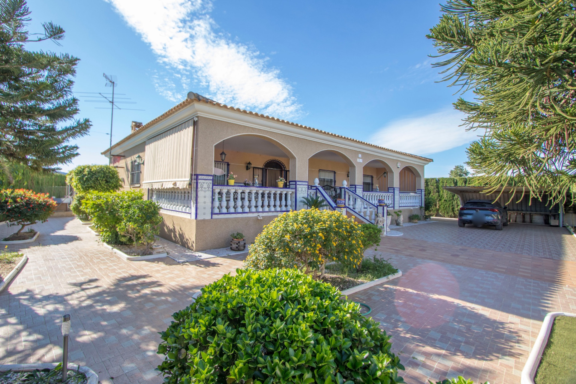 Resale - Finca / Country Property - Alicante