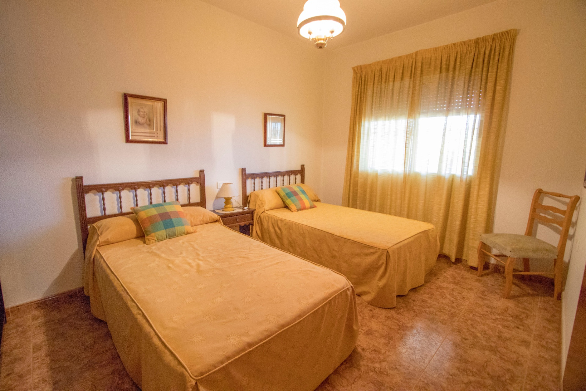 Resale - Finca / Country Property - Alicante