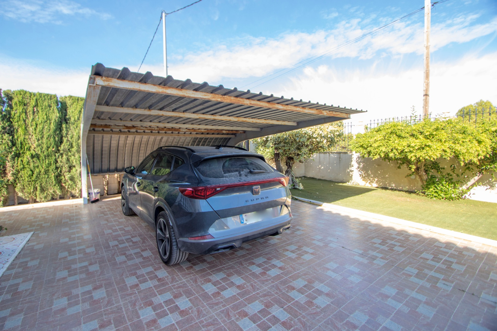 Resale - Finca / Country Property - Alicante