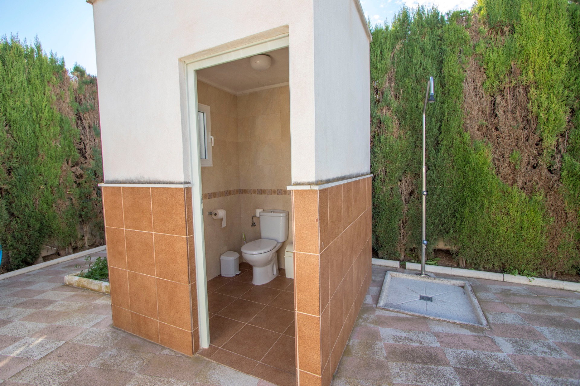 Resale - Finca / Country Property - Alicante