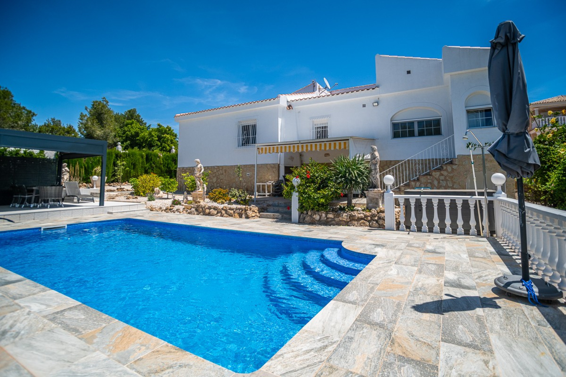 Resale - Finca / Country Property - La Marina