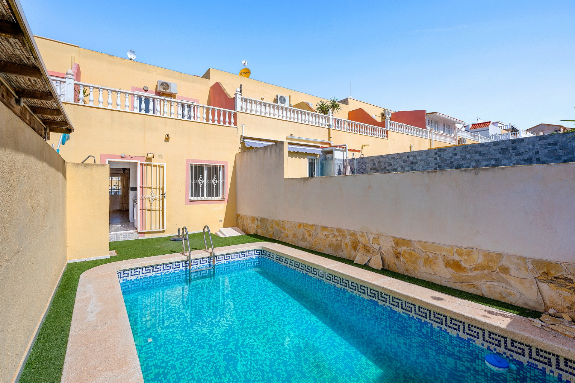 Resale - Finca / Country Property - Orihuela Costa - Las Filipinas