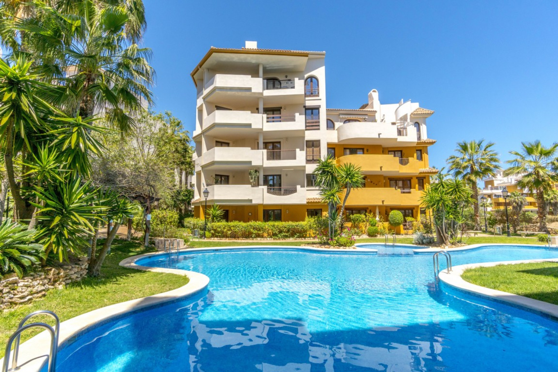 Resale - Penthouse - Punta Prima