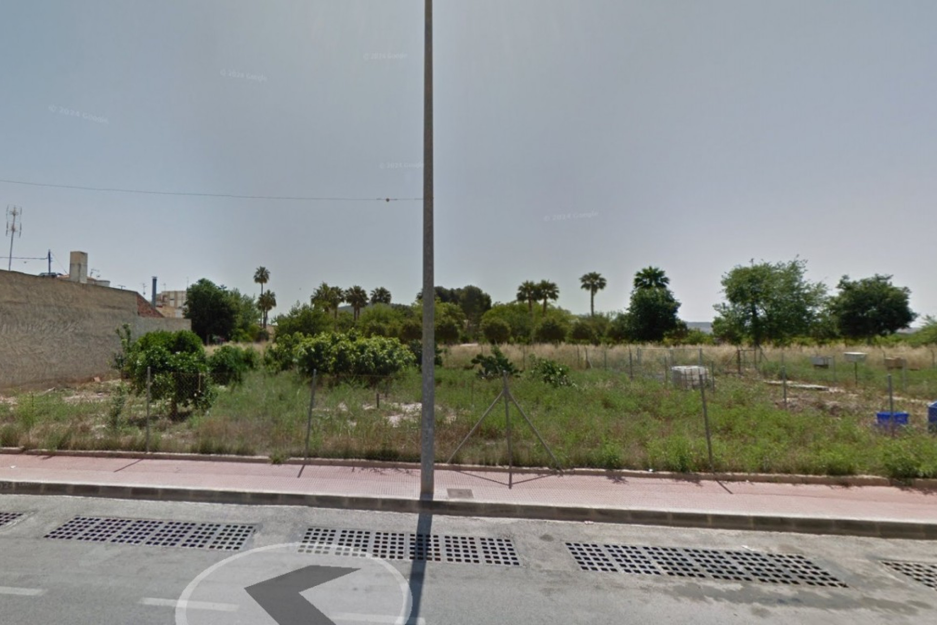 Resale - Plot / Land - Daya Nueva