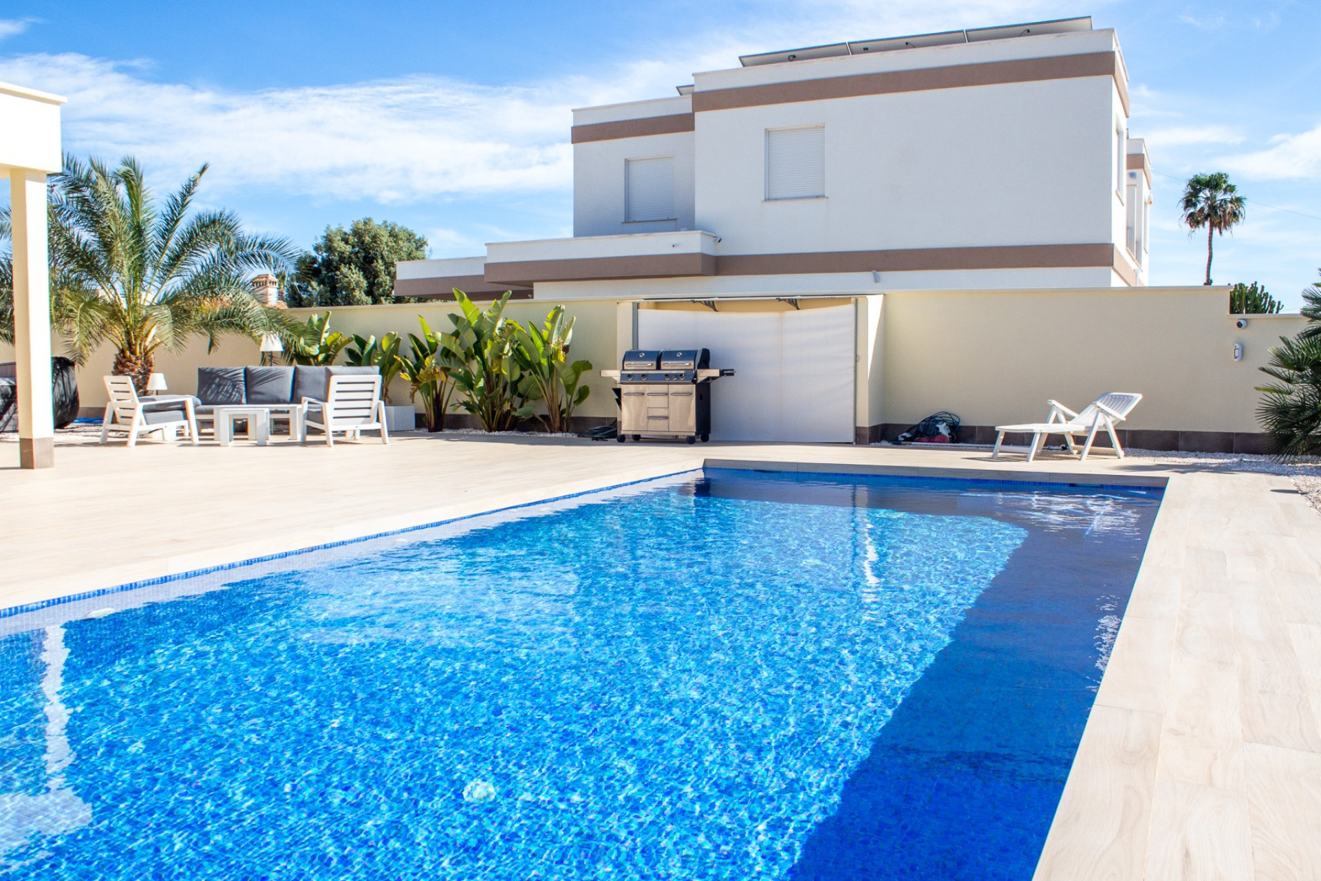 Resale - Semi-detached villa - Torrevieja - La Siesta - El Salado -  Torreta